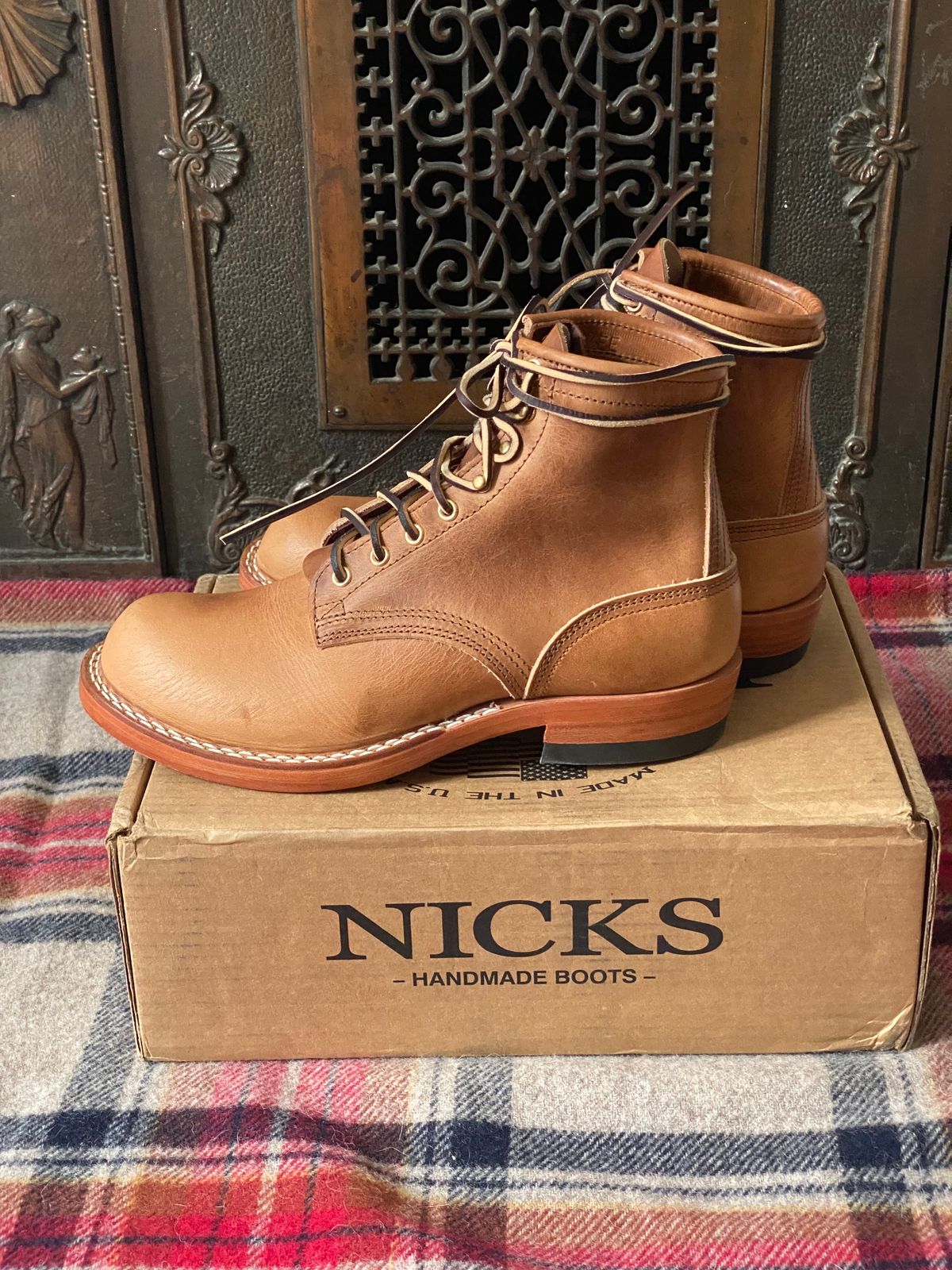 Photo by colton2e on November 1, 2023 of the Nicks Robert in Horween Natural Dublin.
