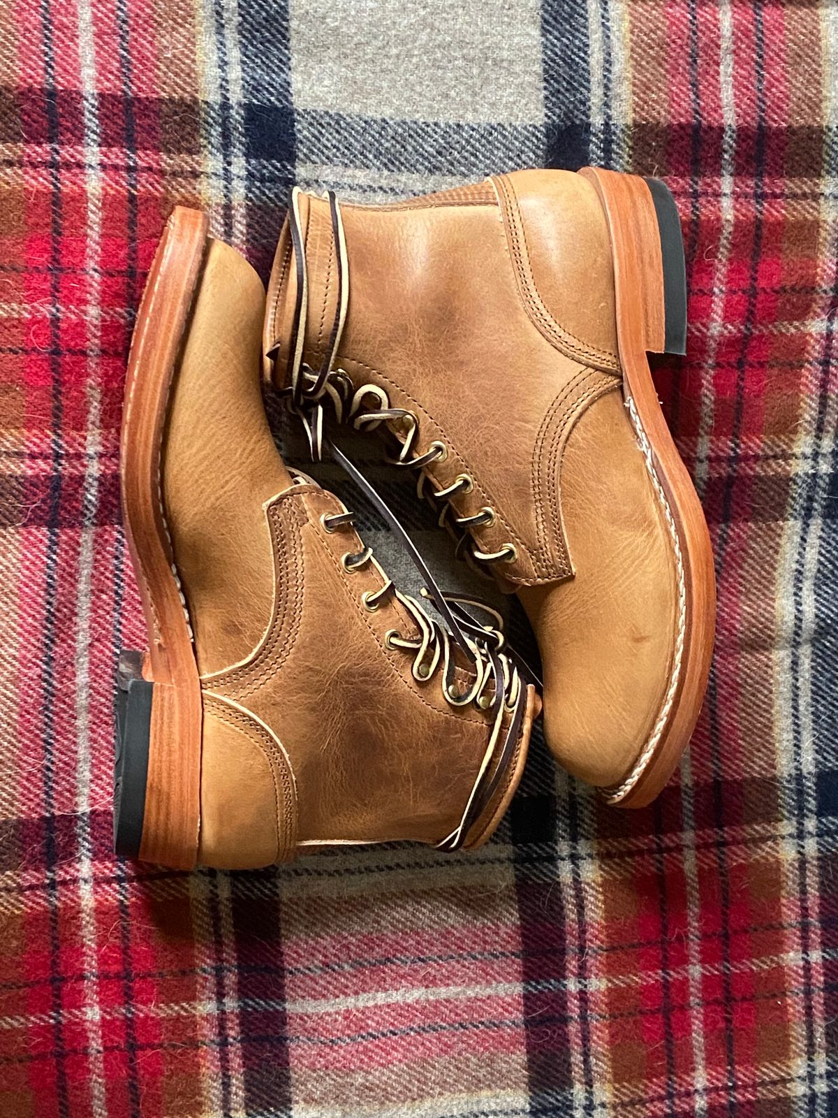 Photo by colton2e on November 1, 2023 of the Nicks Robert in Horween Natural Dublin.
