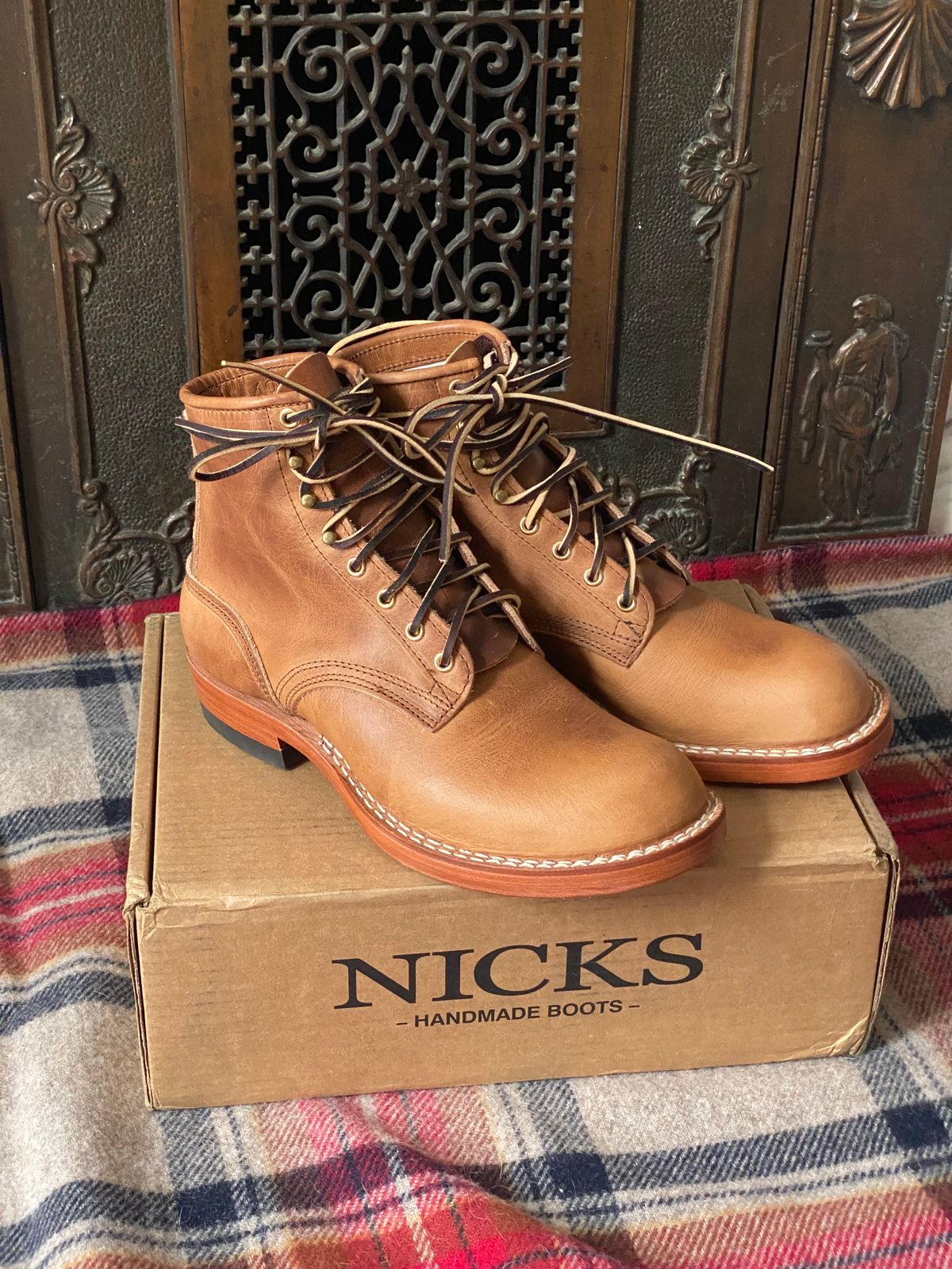 Photo by colton2e on November 1, 2023 of the Nicks Robert in Horween Natural Dublin.