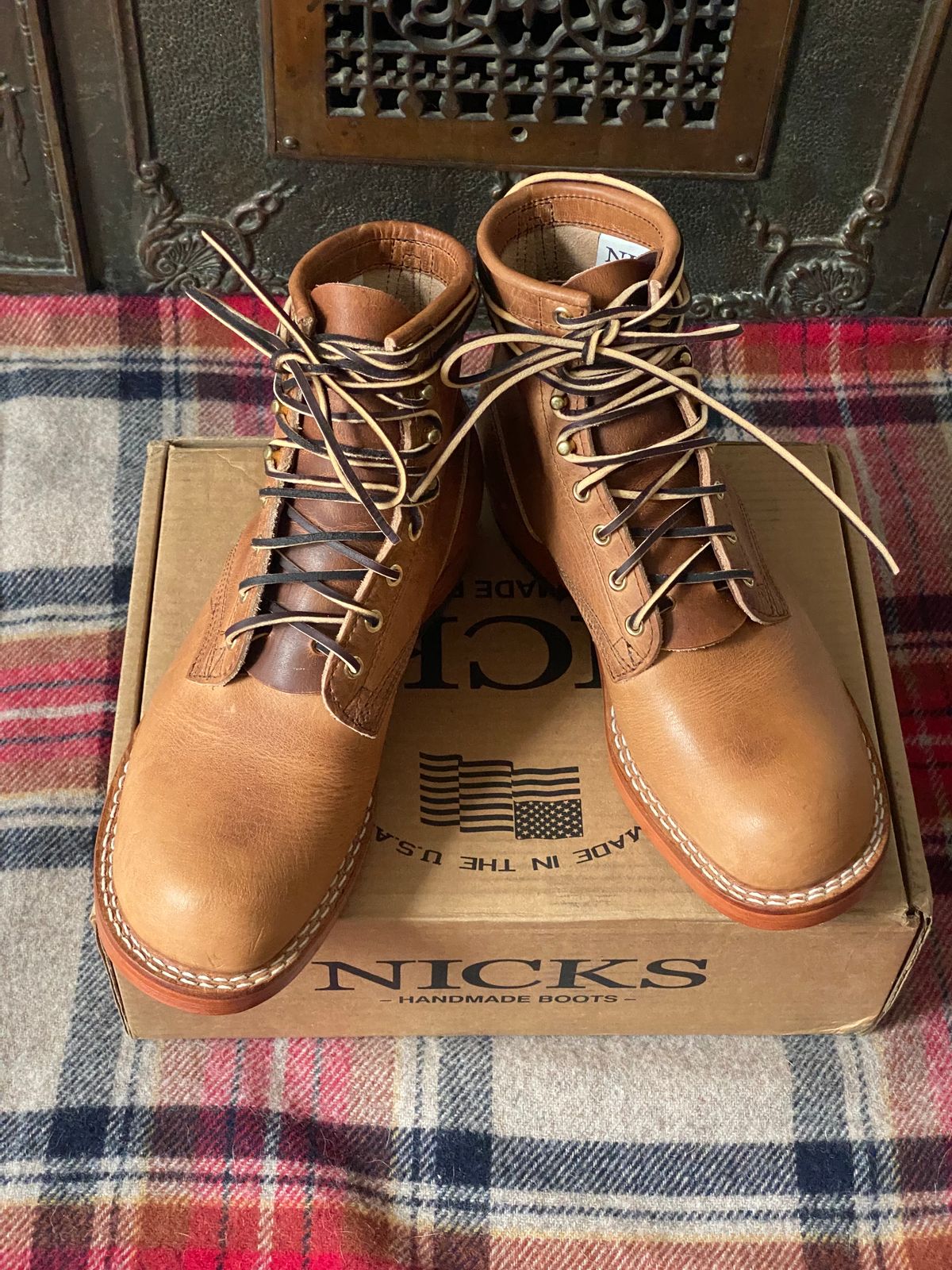 Photo by colton2e on November 1, 2023 of the Nicks Robert in Horween Natural Dublin.