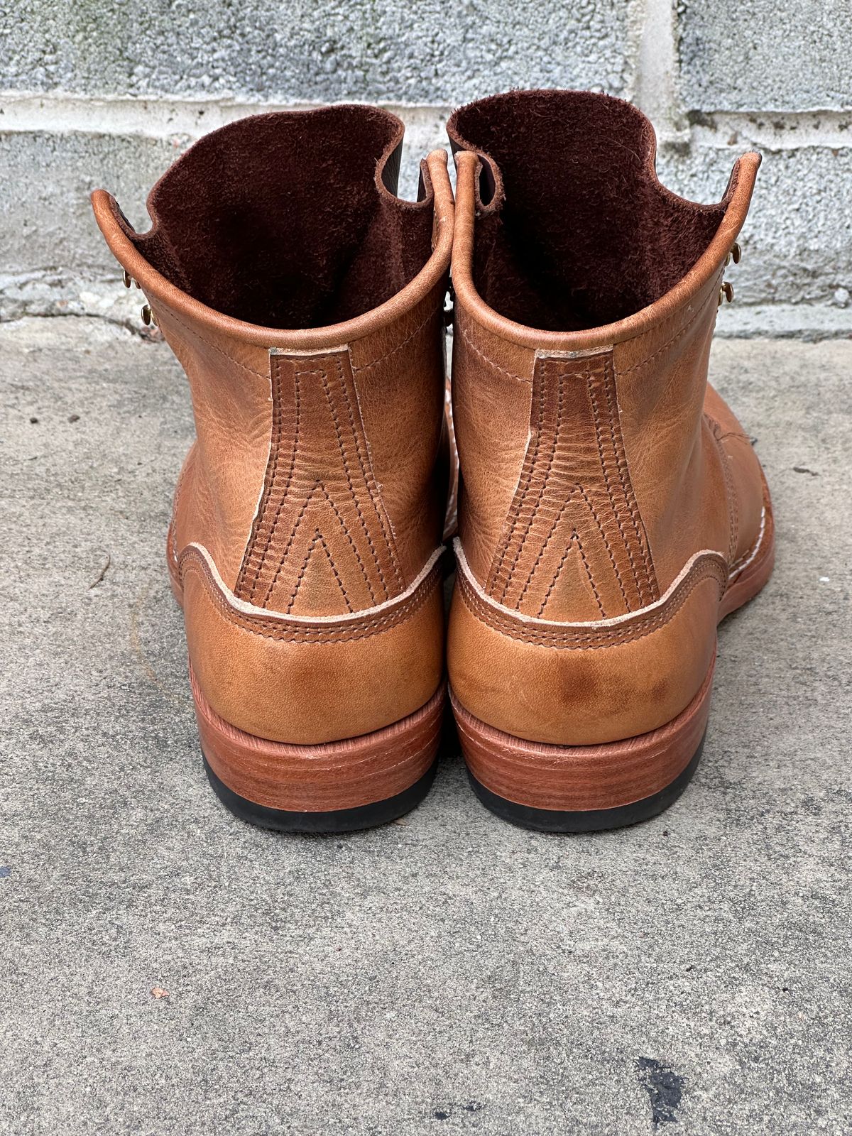 Photo by colton2e on December 5, 2023 of the Nicks Robert in Horween Natural Dublin.
