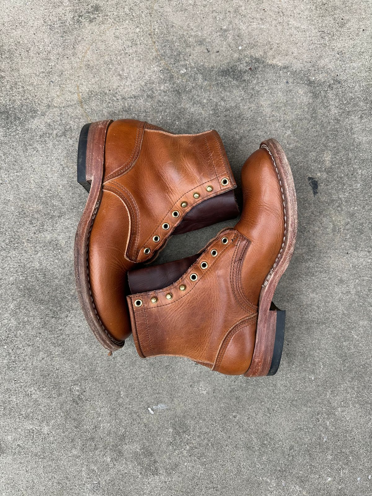 Photo by colton2e on March 4, 2024 of the Nicks Robert in Horween Natural Dublin.