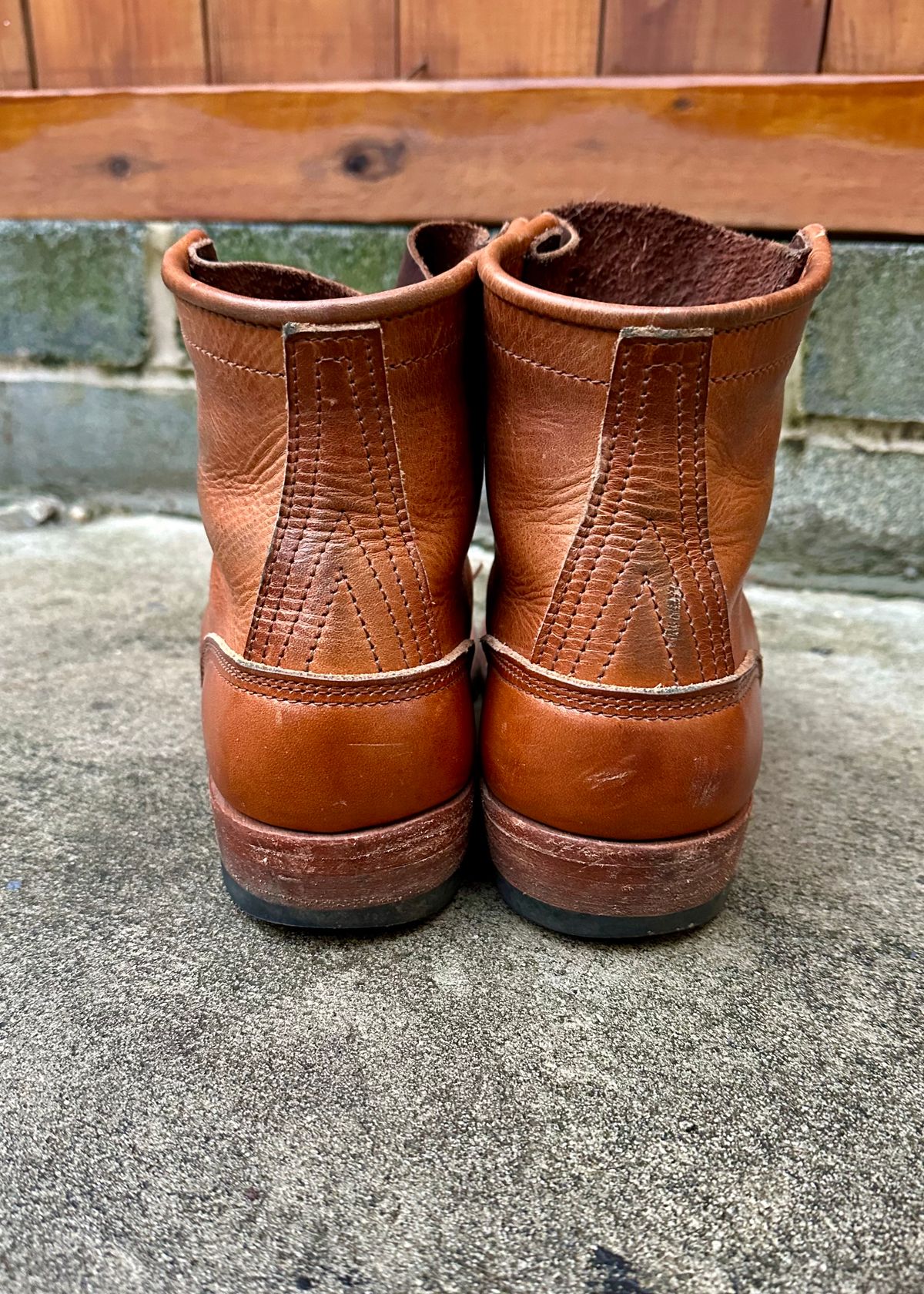 Photo by colton2e on April 5, 2024 of the Nicks Robert in Horween Natural Dublin.