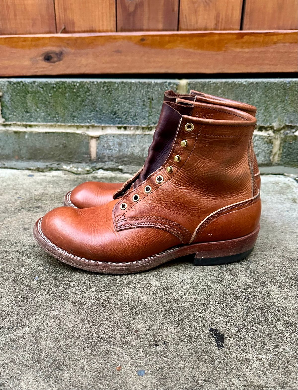 Photo by colton2e on April 5, 2024 of the Nicks Robert in Horween Natural Dublin.
