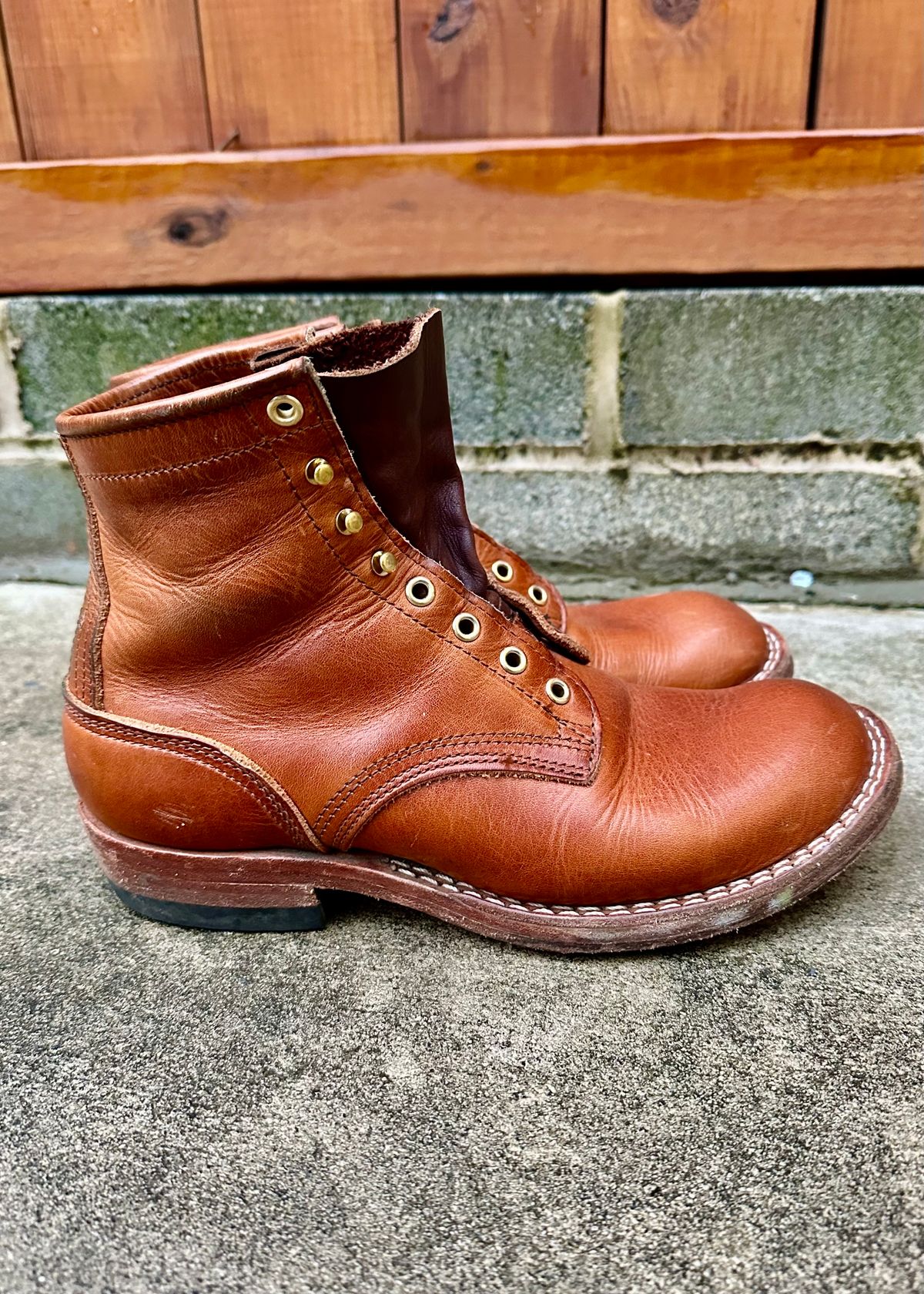 Photo by colton2e on April 5, 2024 of the Nicks Robert in Horween Natural Dublin.