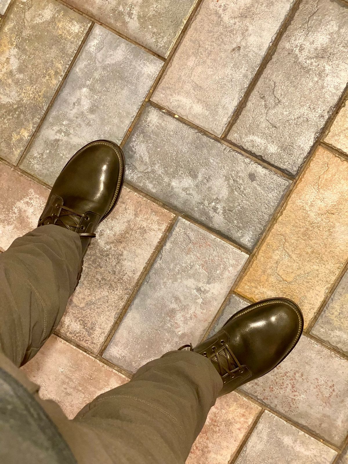 Photo by colton2e on October 3, 2023 of the Viberg Boondocker in Maryam Olive TPR Horsebutt.