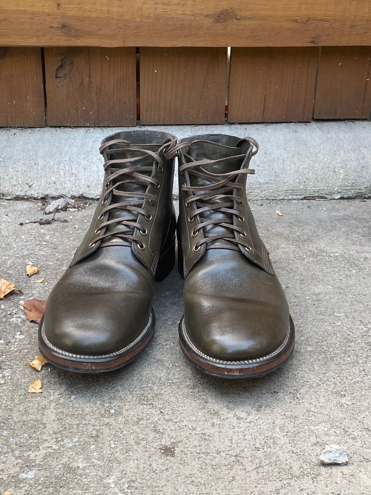 Photo by colton2e on November 2, 2023 of the Viberg Boondocker in Maryam Olive TPR Horsebutt.