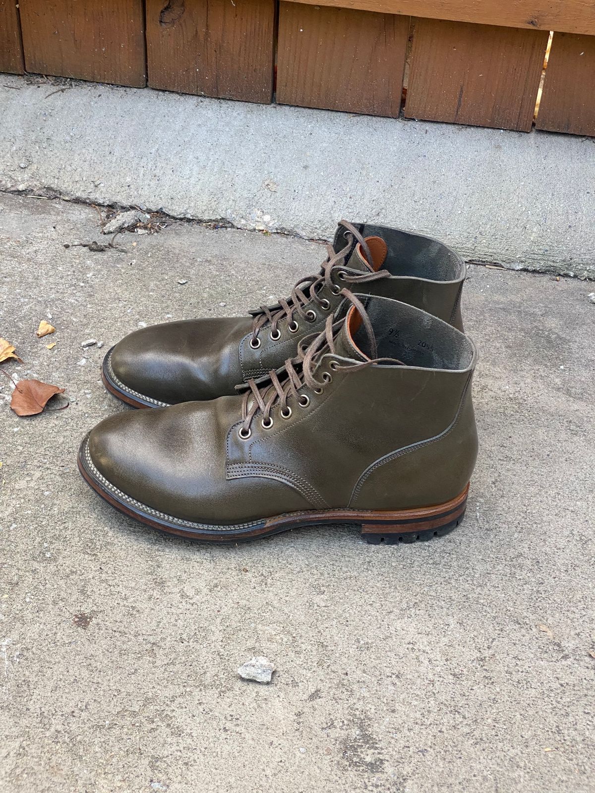 Photo by colton2e on November 2, 2023 of the Viberg Boondocker in Maryam Olive TPR Horsebutt.
