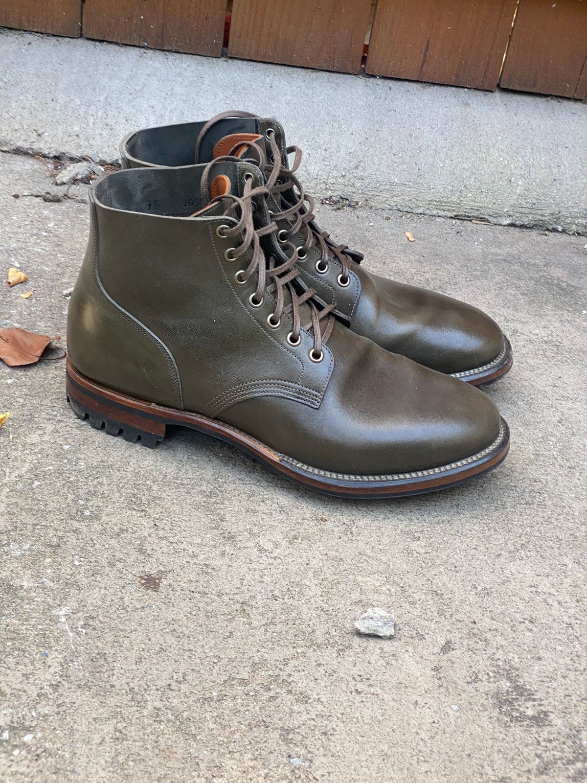 Photo by colton2e on November 2, 2023 of the Viberg Boondocker in Maryam Olive TPR Horsebutt.