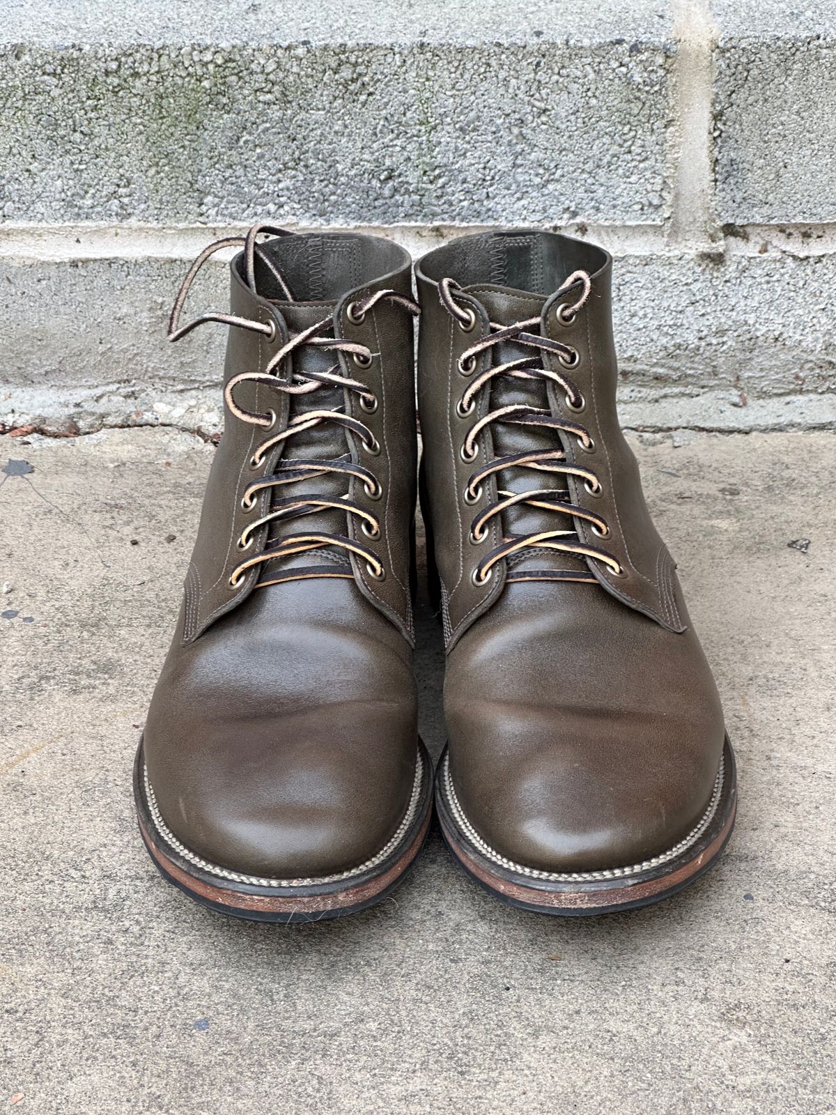 Photo by colton2e on December 5, 2023 of the Viberg Boondocker in Maryam Olive TPR Horsebutt.