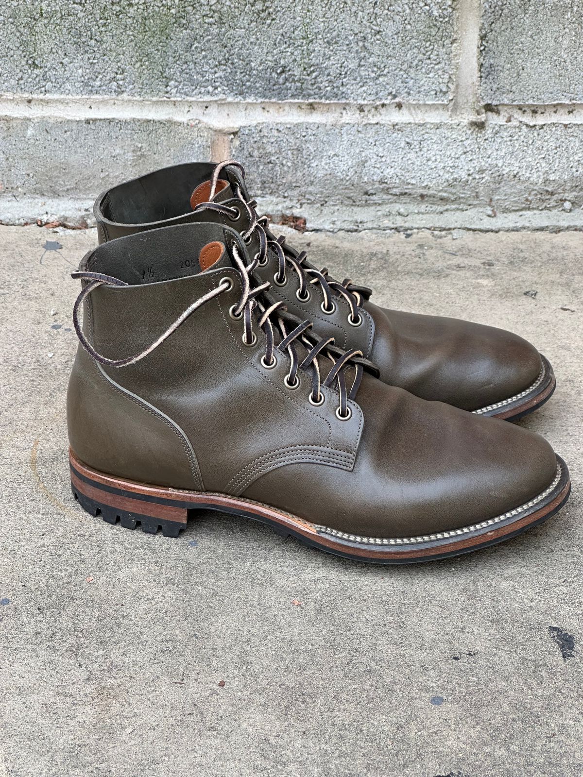 Photo by colton2e on December 5, 2023 of the Viberg Boondocker in Maryam Olive TPR Horsebutt.