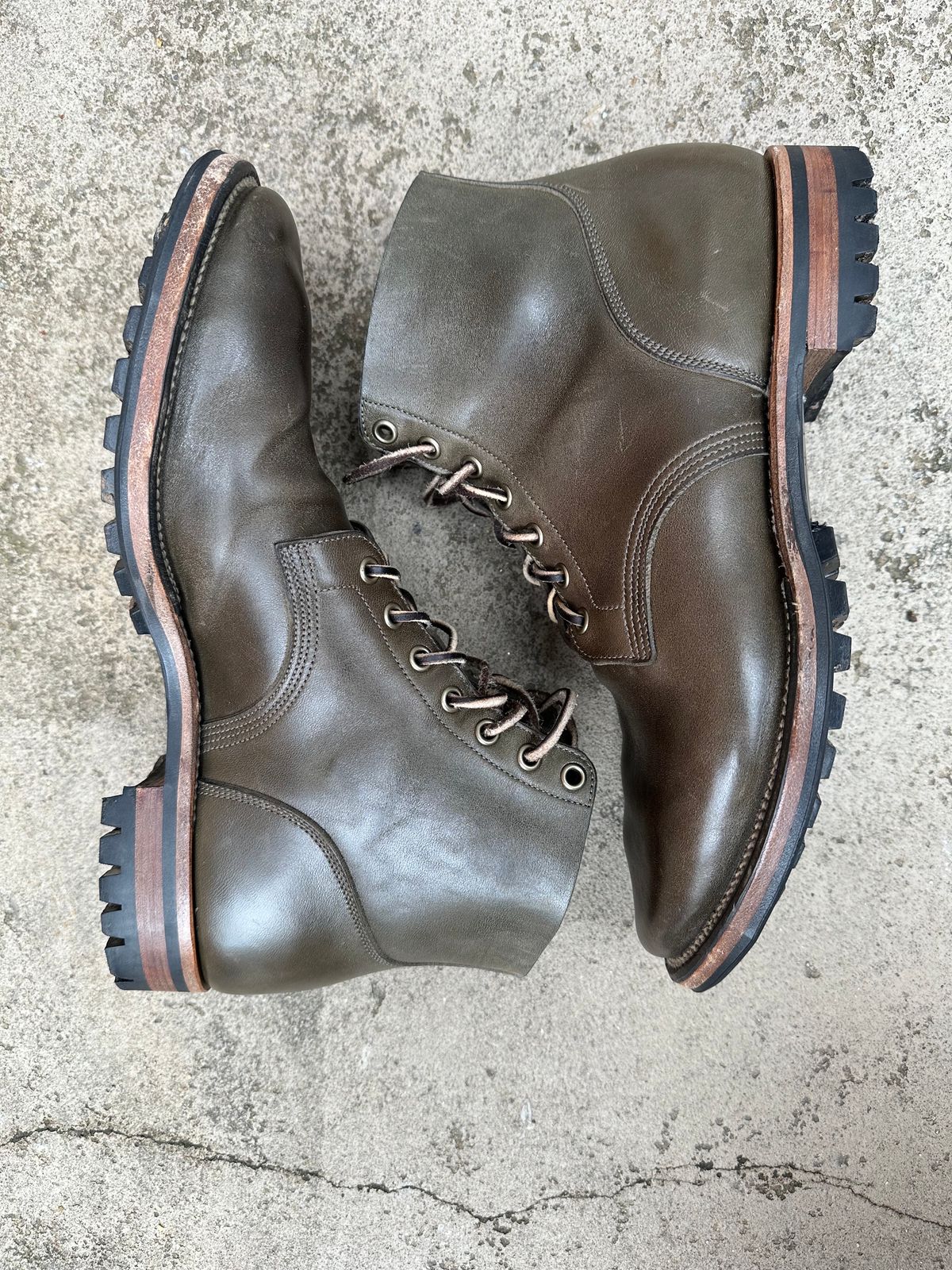 Photo by colton2e on February 2, 2024 of the Viberg Boondocker in Maryam Olive TPR Horsebutt.