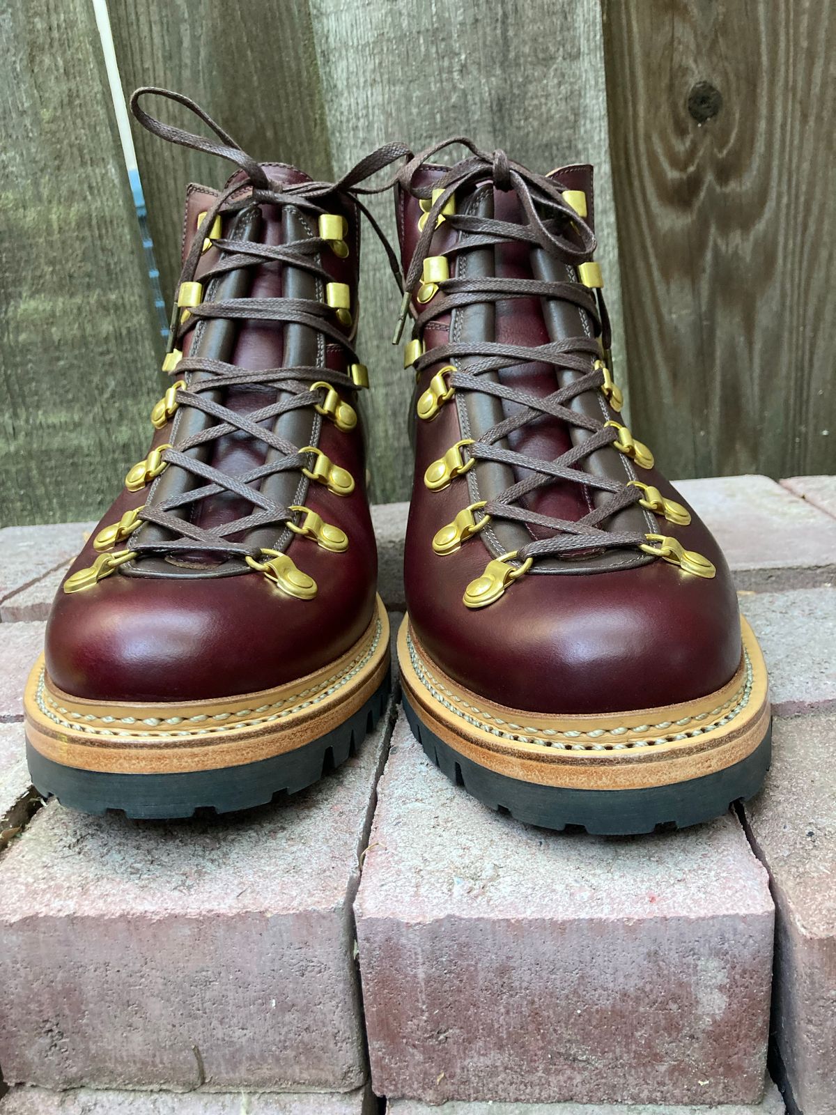 Photo by stgsea on October 2, 2022 of the Sagara Trailmaster in Horween Color 8 Chromexcel.
