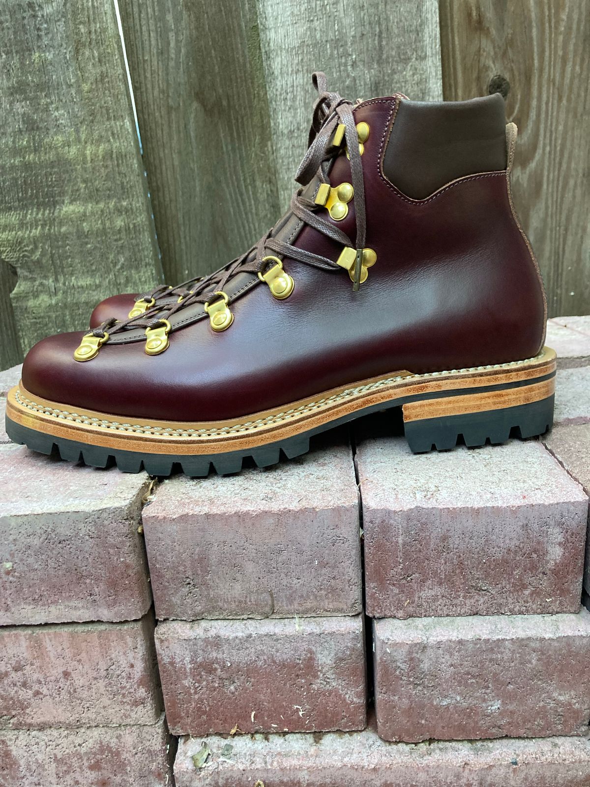 Photo by stgsea on October 2, 2022 of the Sagara Trailmaster in Horween Color 8 Chromexcel.
