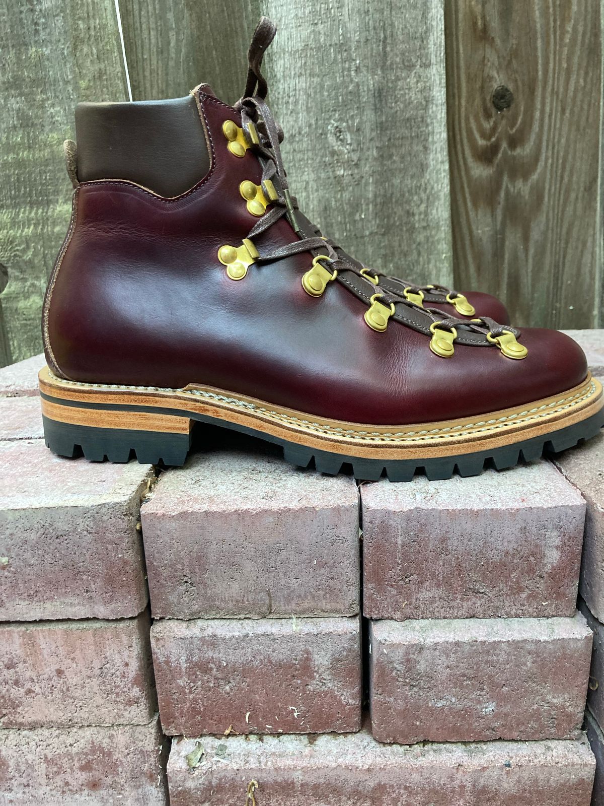 Photo by stgsea on October 2, 2022 of the Sagara Trailmaster in Horween Color 8 Chromexcel.