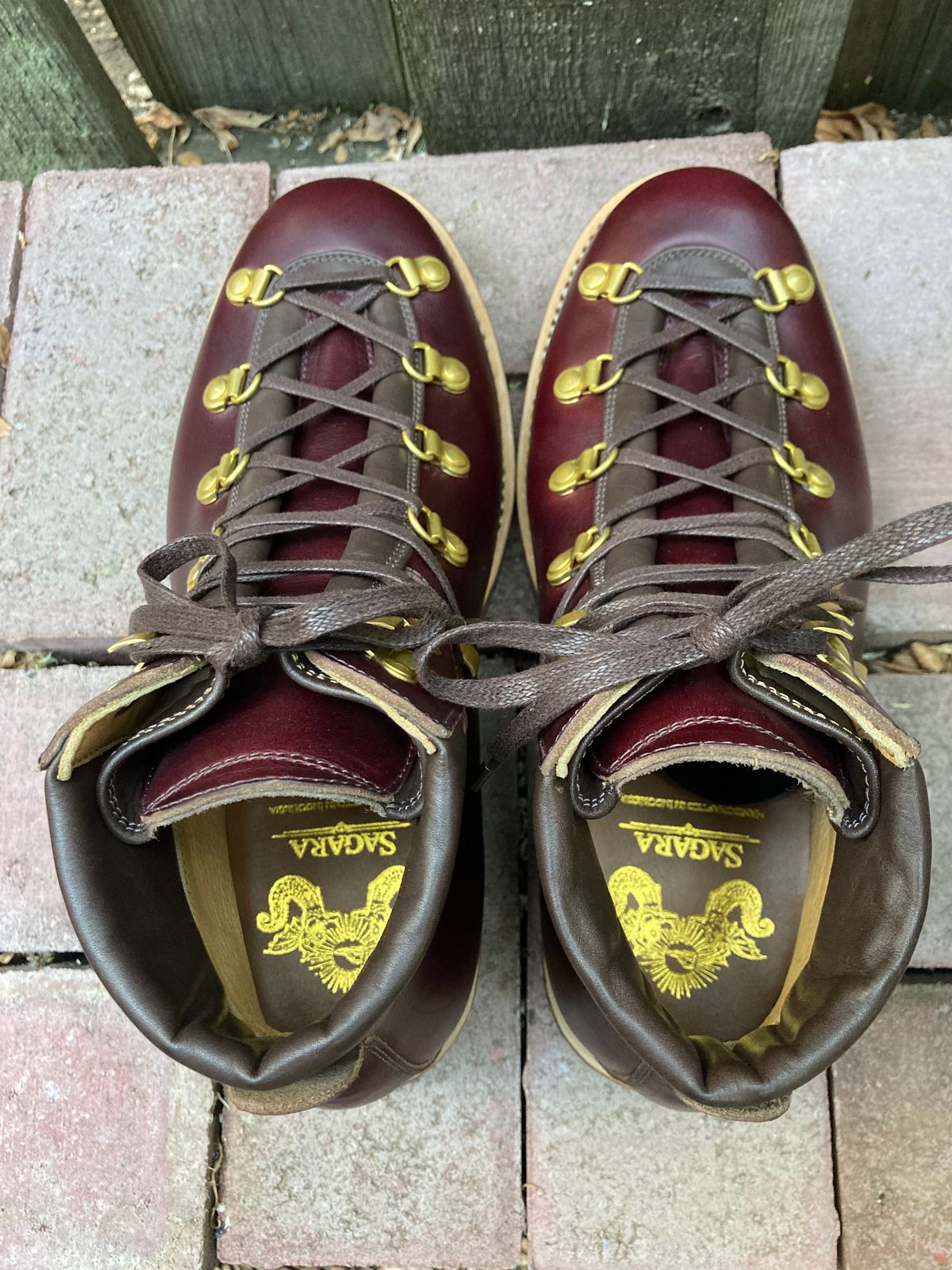 Photo by stgsea on October 2, 2022 of the Sagara Trailmaster in Horween Color 8 Chromexcel.