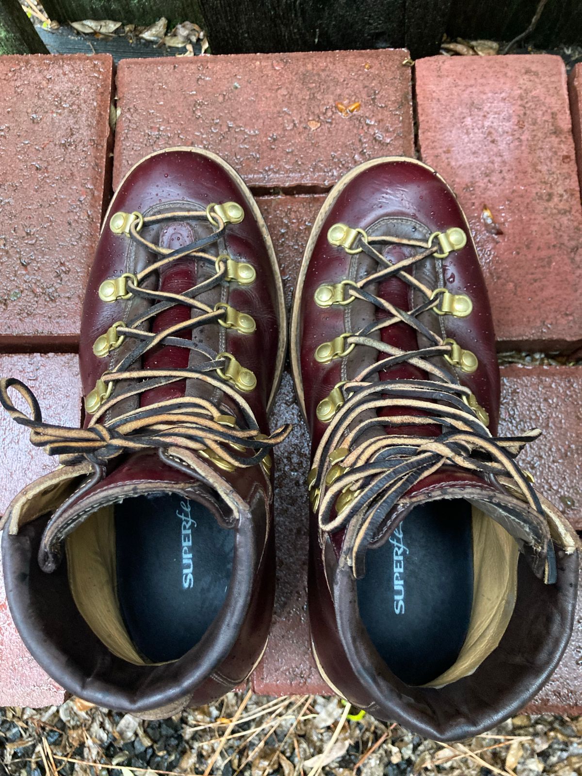 Photo by stgsea on November 1, 2022 of the Sagara Trailmaster in Horween Color 8 Chromexcel.