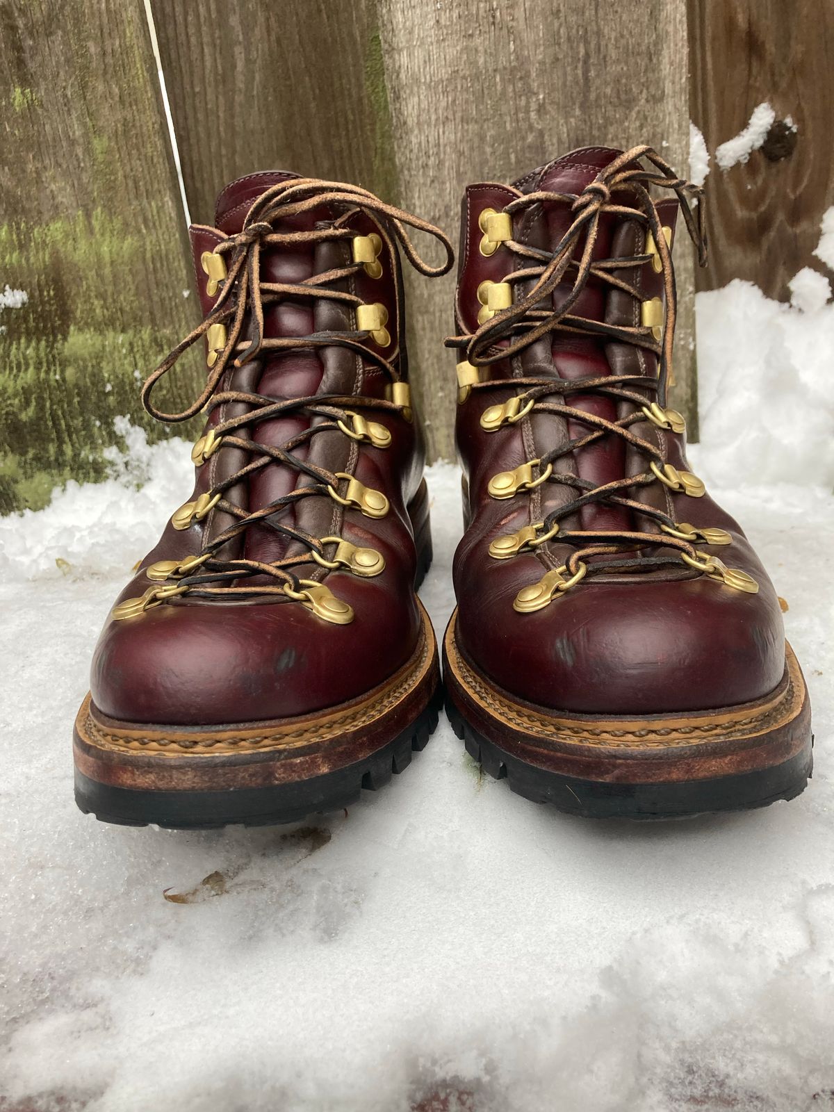 Photo by stgsea on December 1, 2022 of the Sagara Trailmaster in Horween Color 8 Chromexcel.