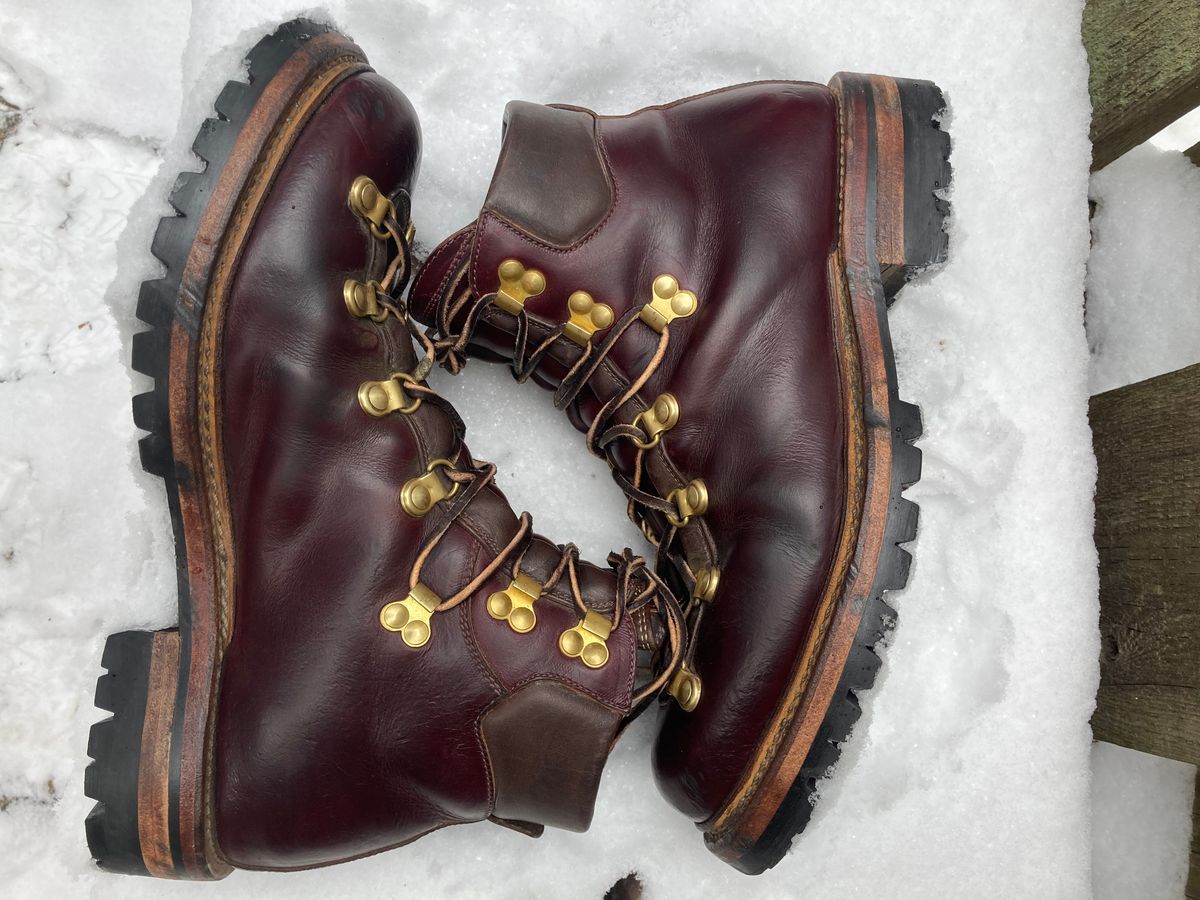 Photo by stgsea on February 1, 2023 of the Sagara Trailmaster in Horween Color 8 Chromexcel.