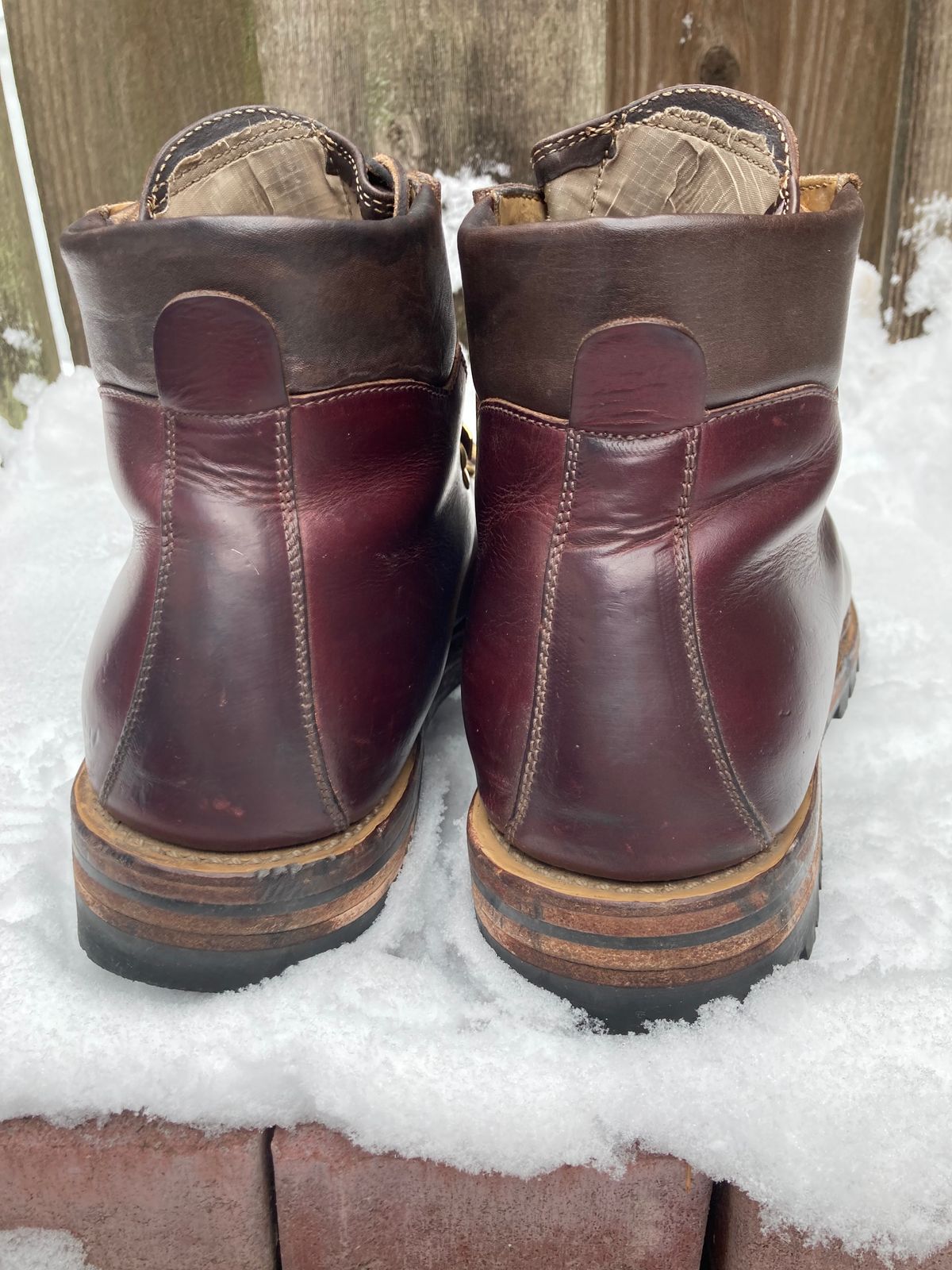 Photo by stgsea on March 1, 2023 of the Sagara Trailmaster in Horween Color 8 Chromexcel.