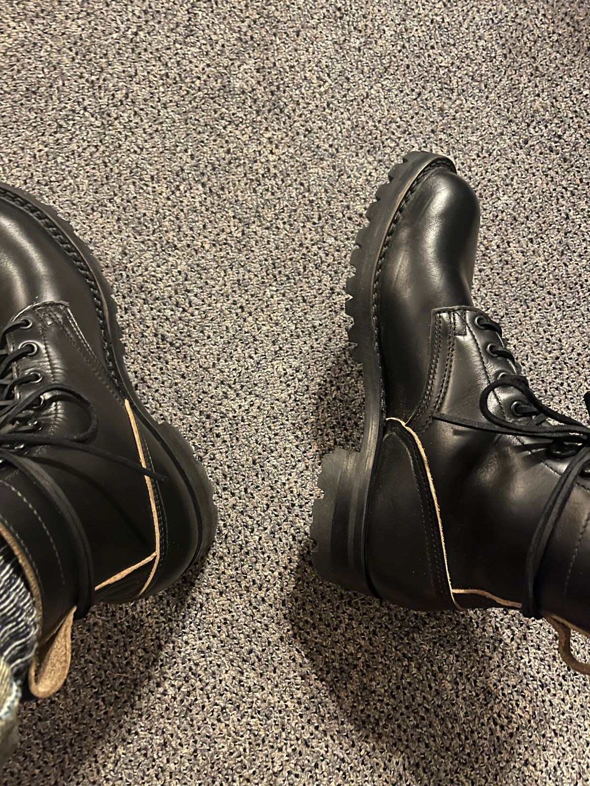 Photo by ih8pnkrok on February 2, 2024 of the Nicks Urban Drifter in Horween Black Chromexcel.
