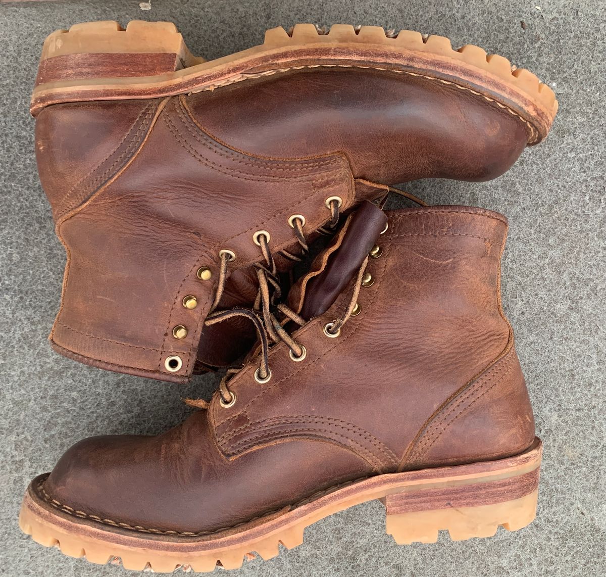 Photo by StumpysBoots on January 6, 2024 of the Nicks MTO in Horween Whiskey Predator.
