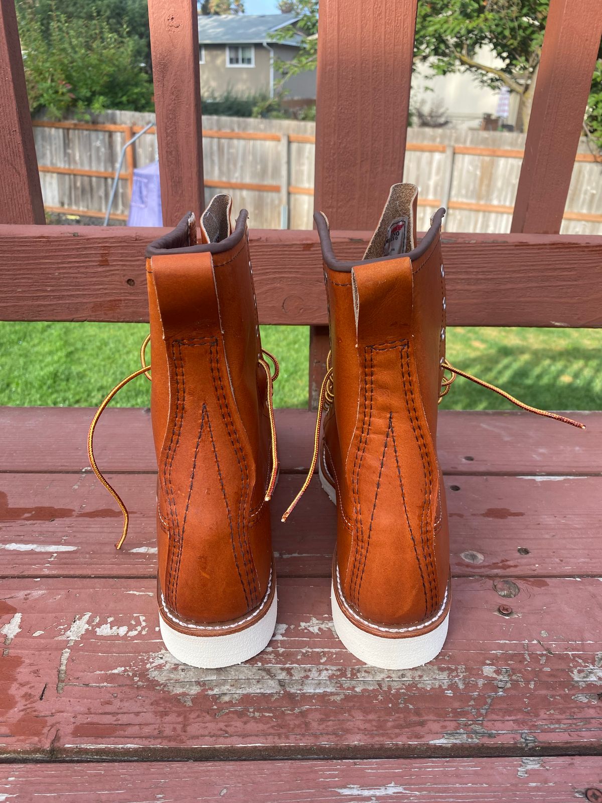 Photo by chosenone23 on October 1, 2022 of the Red Wing 8-Inch Classic Moc in S.B. Foot Oro Legacy.
