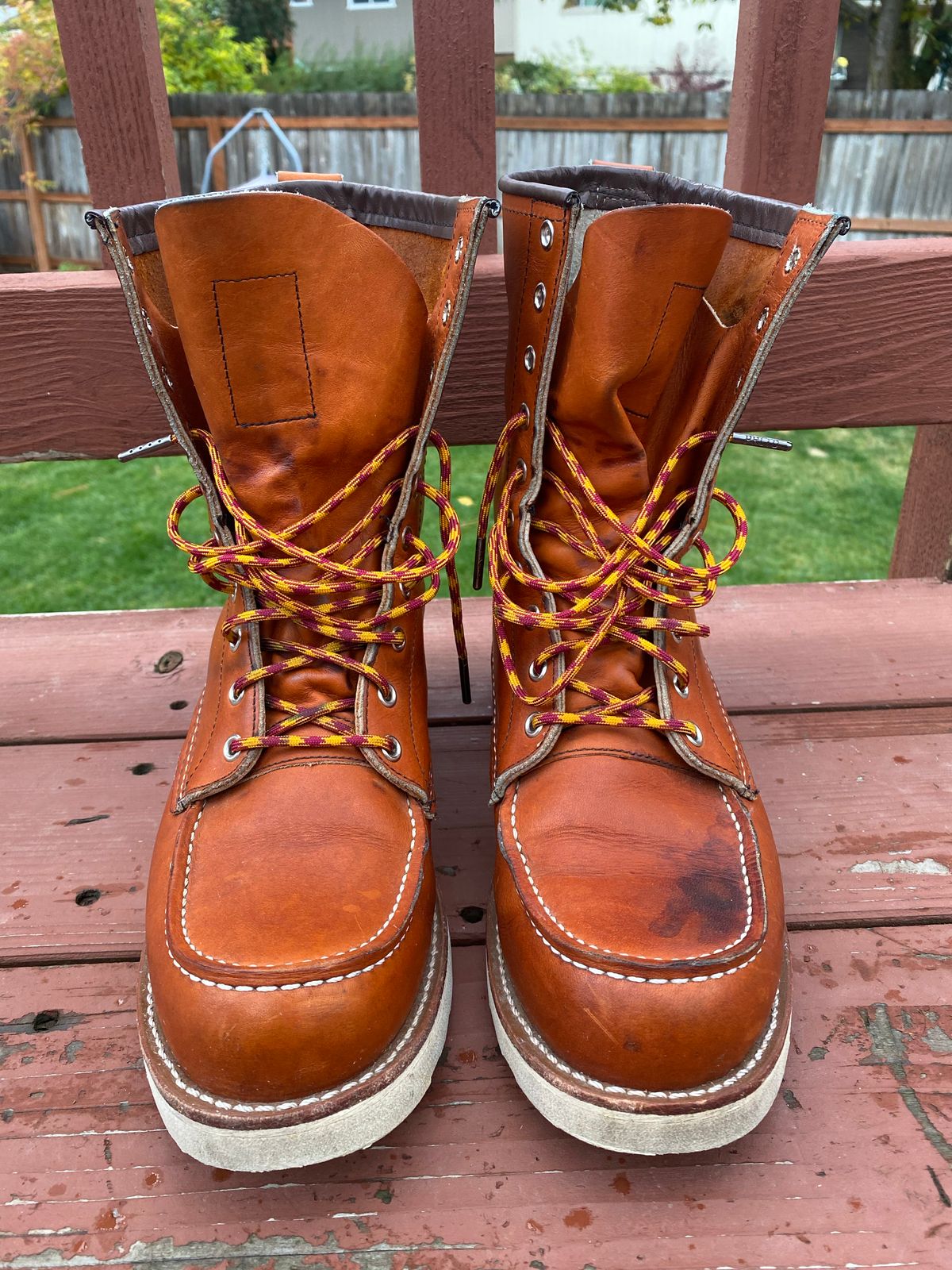Photo by chosenone23 on November 2, 2022 of the Red Wing 8-Inch Classic Moc in S.B. Foot Oro Legacy.