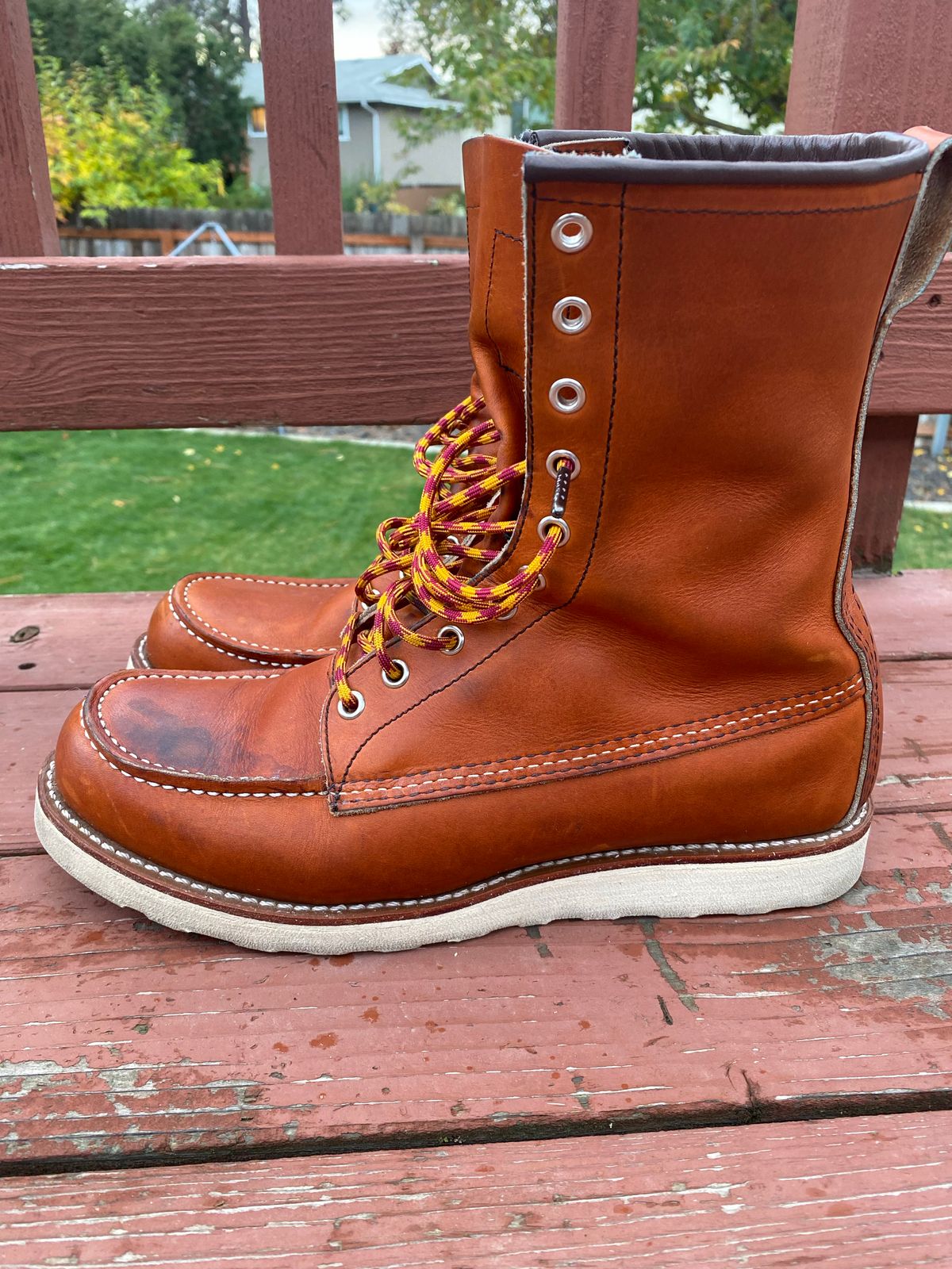 Photo by chosenone23 on November 2, 2022 of the Red Wing 8-Inch Classic Moc in S.B. Foot Oro Legacy.