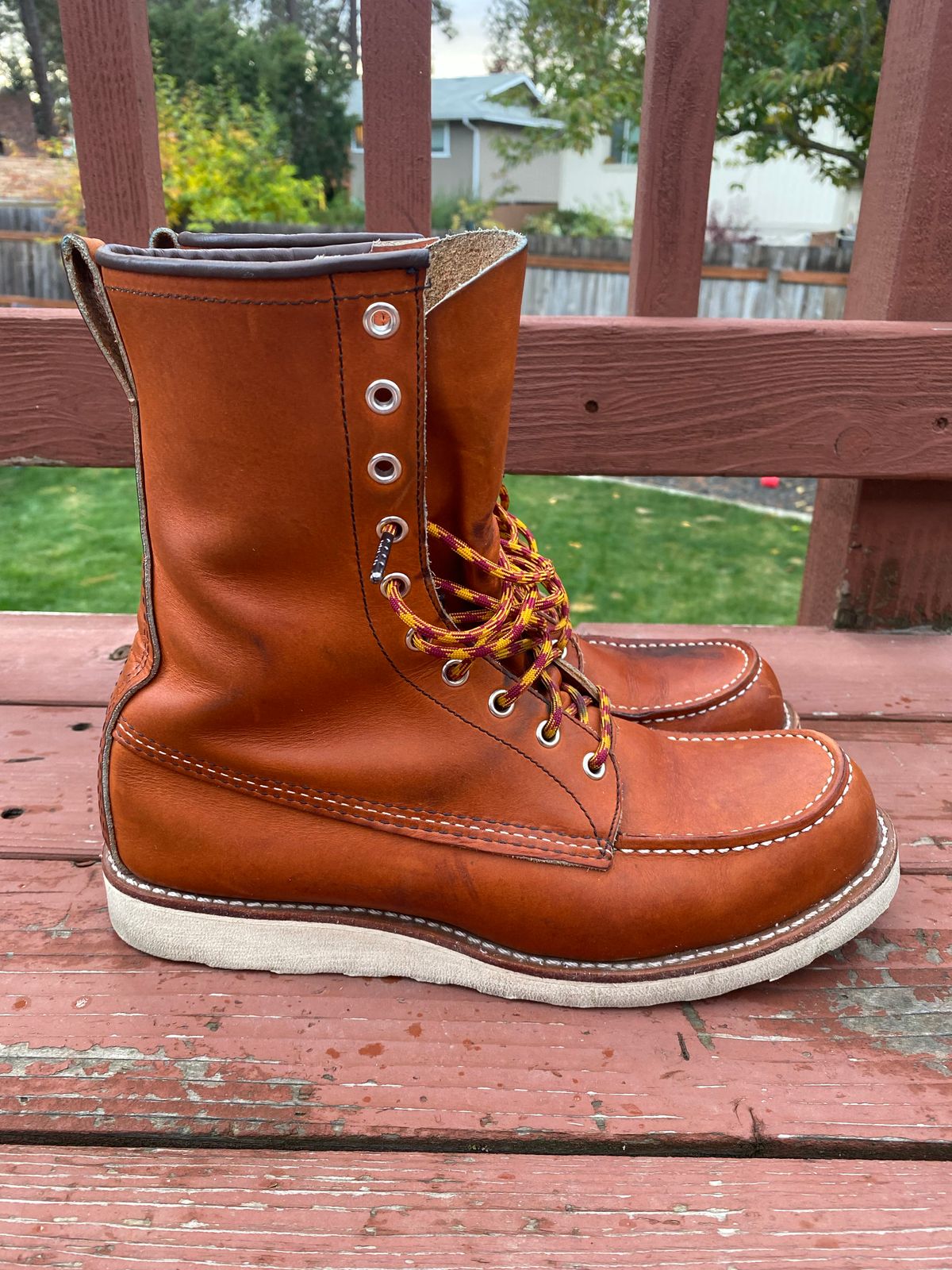 Photo by chosenone23 on November 2, 2022 of the Red Wing 8-Inch Classic Moc in S.B. Foot Oro Legacy.