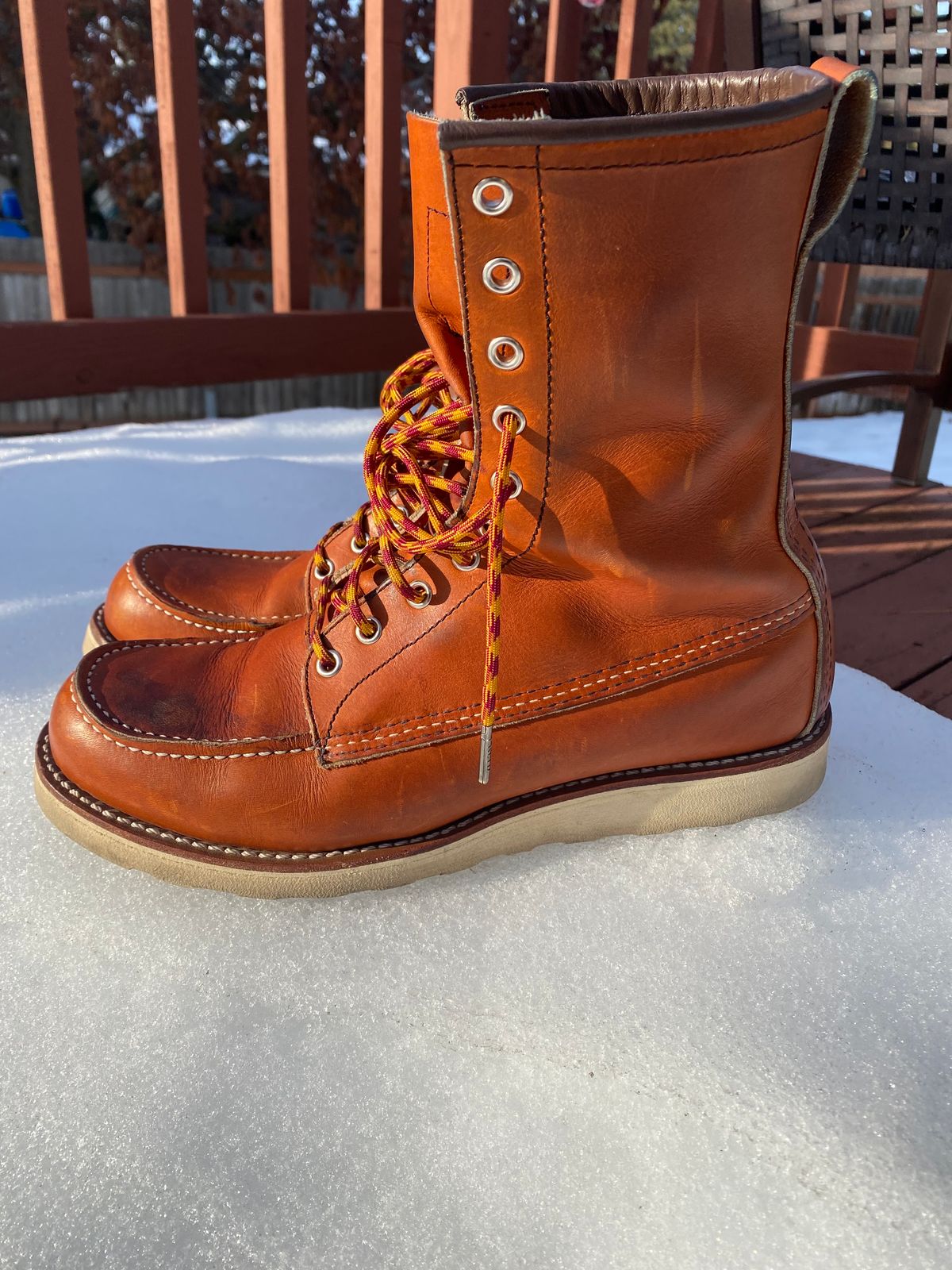 Photo by chosenone23 on January 5, 2023 of the Red Wing 8-Inch Classic Moc in S.B. Foot Oro Legacy.