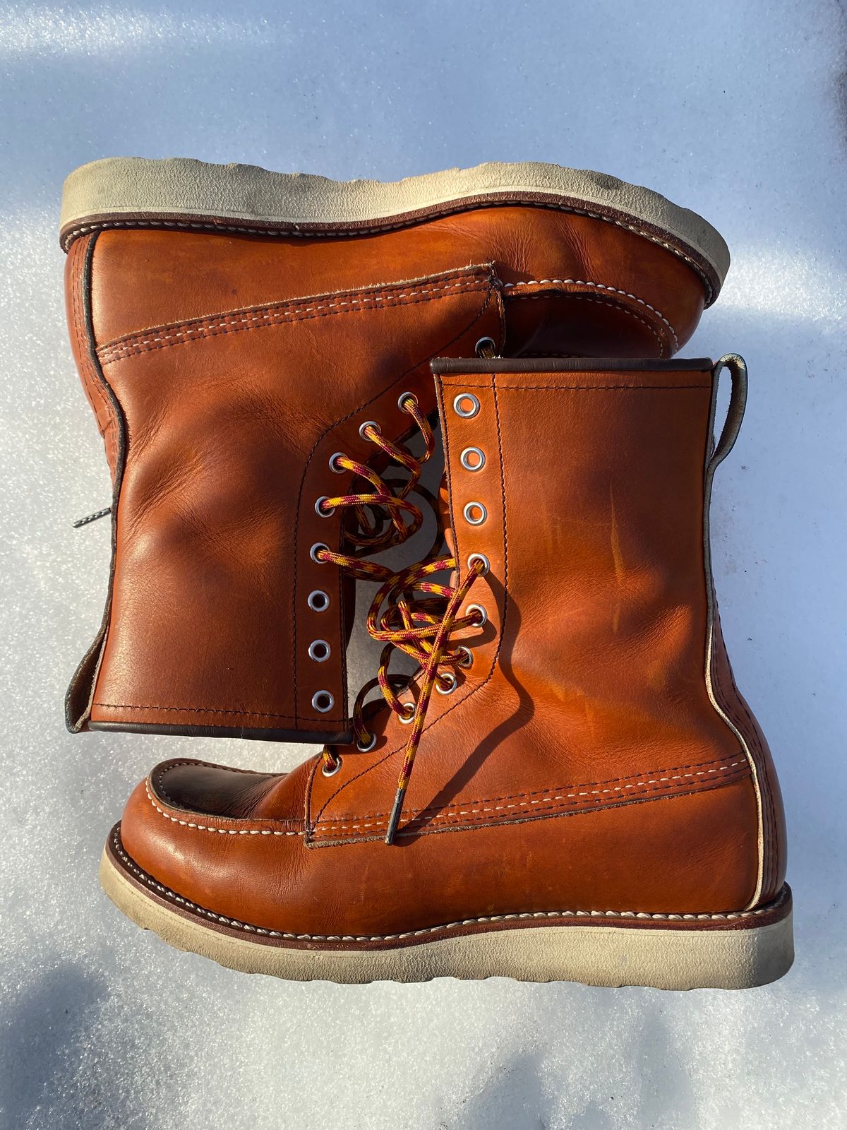 Photo by chosenone23 on January 5, 2023 of the Red Wing 8-Inch Classic Moc in S.B. Foot Oro Legacy.