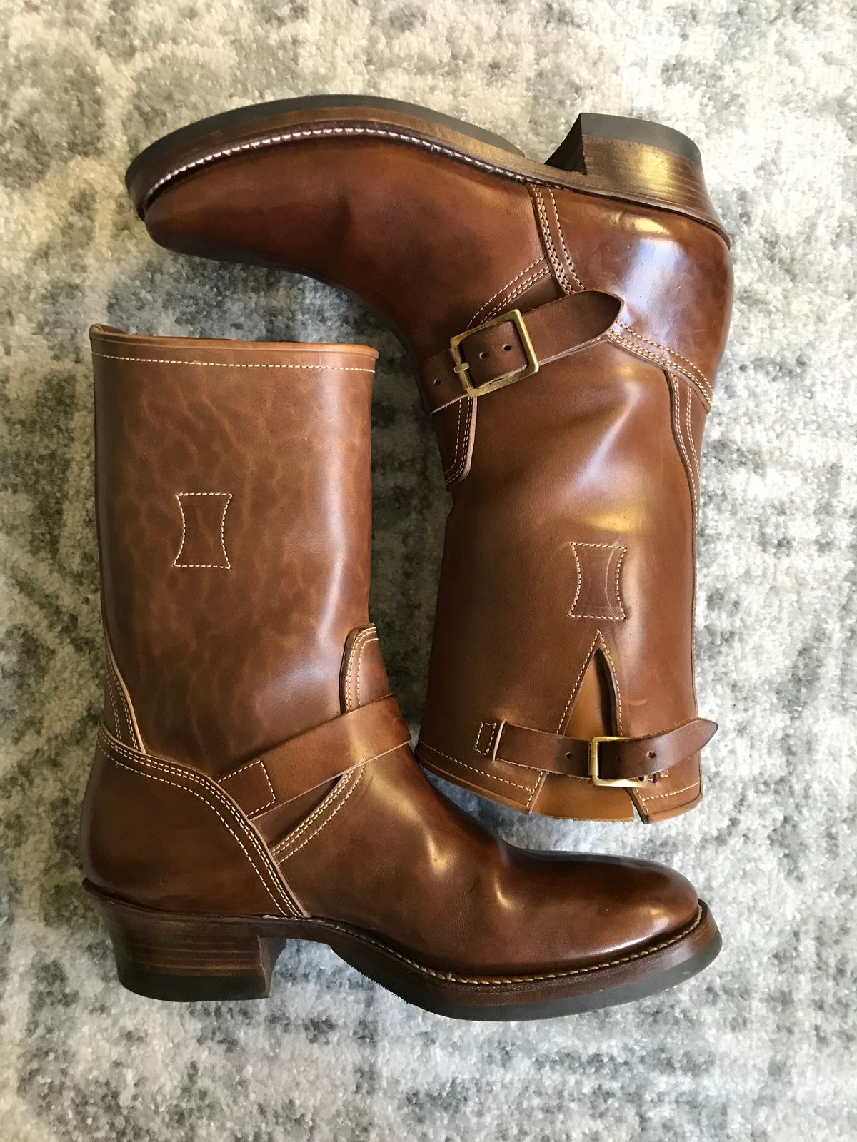 Photo by sfemet on November 6, 2022 of the Clinch Engineer Boots 11-Inch Height in Natural Horsebutt.
