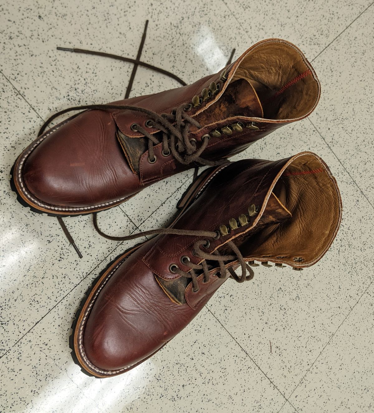 Photo by Monkley on June 14, 2022 of the Miles & Louie Brubeck Boot in Shendron Oiled.