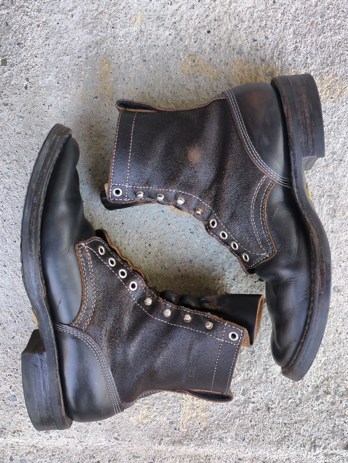 Photo by Monkley on October 4, 2025 of the White's Farmer/Rancher in Horween Black Chromexcel & Horween Black Waxed Flesh.