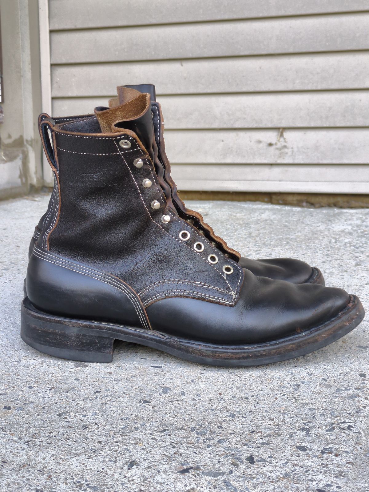 Photo by Monkley on October 4, 2025 of the White's Farmer/Rancher in Horween Black Chromexcel & Horween Black Waxed Flesh.