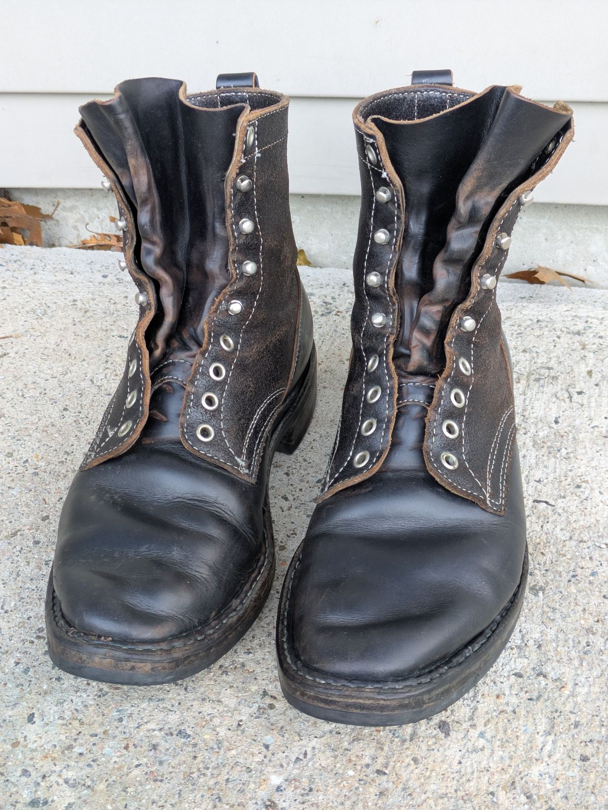 Photo by Monkley on December 5, 2025 of the White's Farmer/Rancher in Horween Black Chromexcel & Horween Black Waxed Flesh.