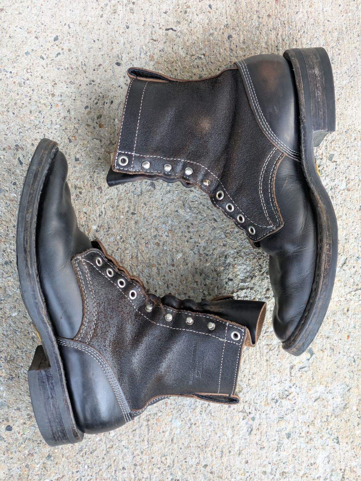 Photo by Monkley on December 5, 2025 of the White's Farmer/Rancher in Horween Black Chromexcel & Horween Black Waxed Flesh.