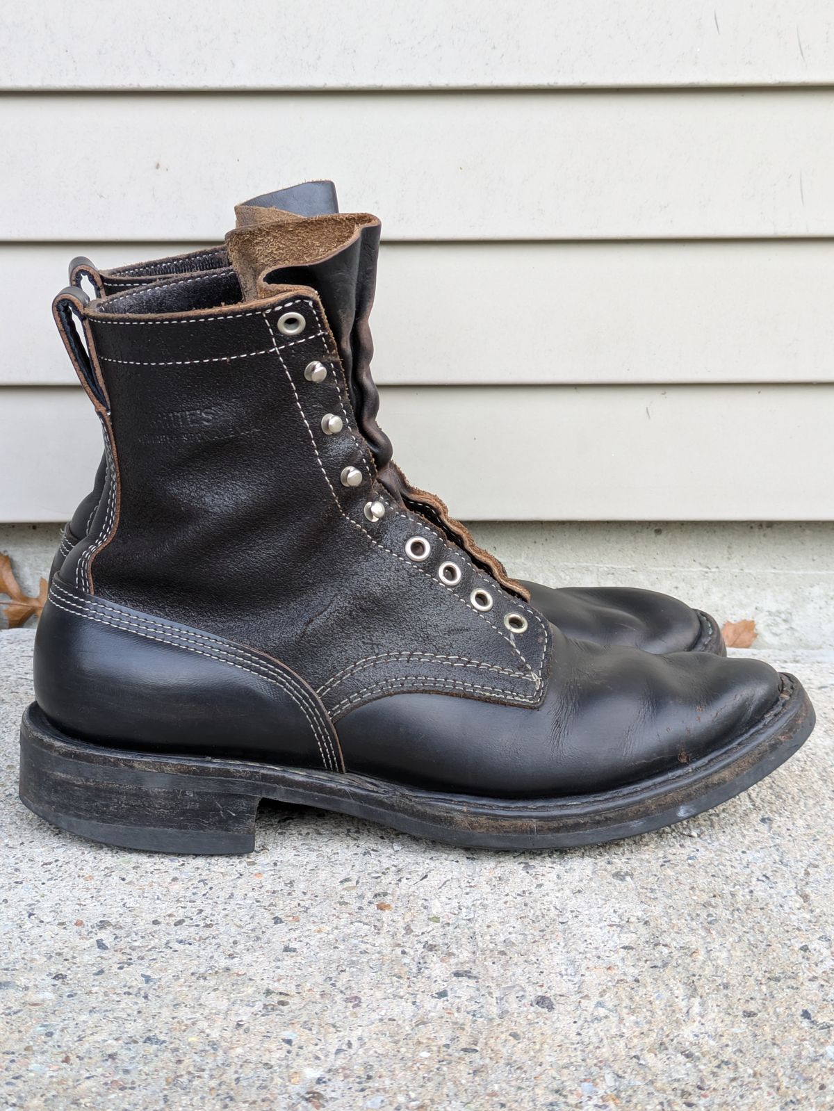 Photo by Monkley on December 5, 2025 of the White's Farmer/Rancher in Horween Black Chromexcel & Horween Black Waxed Flesh.