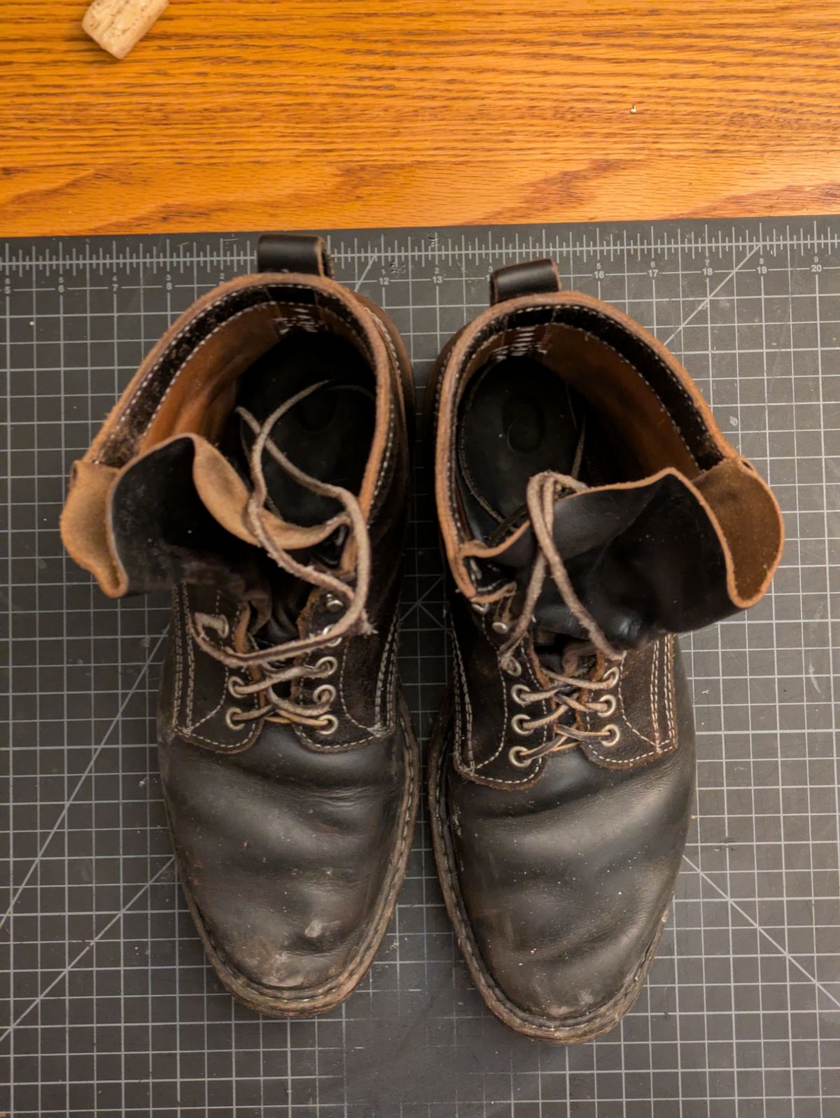 Photo by Monkley on January 6, 2026 of the White's Farmer/Rancher in Horween Black Chromexcel & Horween Black Waxed Flesh.