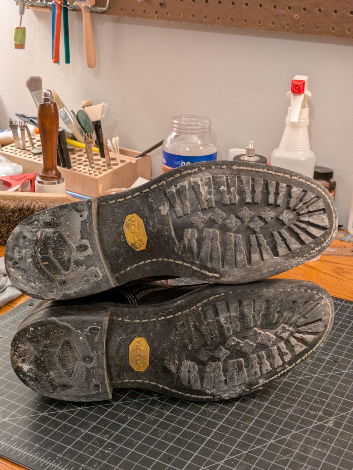 Photo by Monkley on February 6, 2026 of the White's Farmer/Rancher in Horween Black Chromexcel & Horween Black Waxed Flesh.