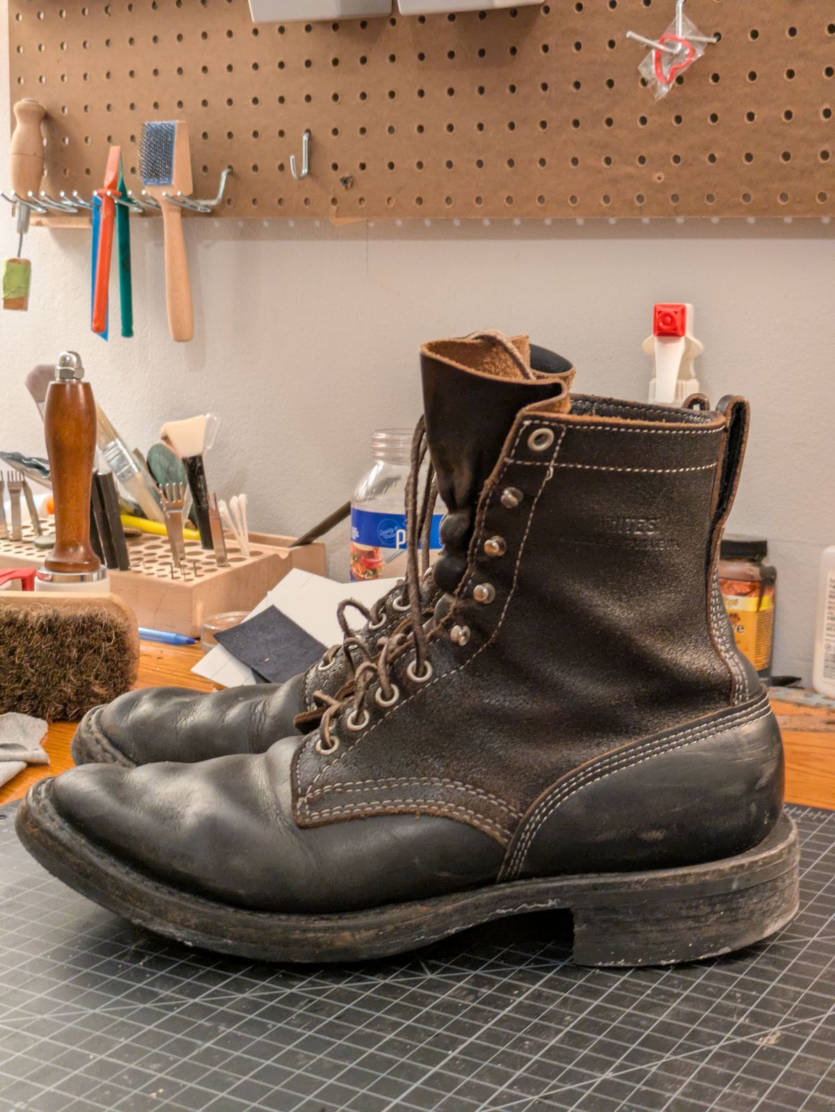 Photo by Monkley on February 6, 2026 of the White's Farmer/Rancher in Horween Black Chromexcel & Horween Black Waxed Flesh.