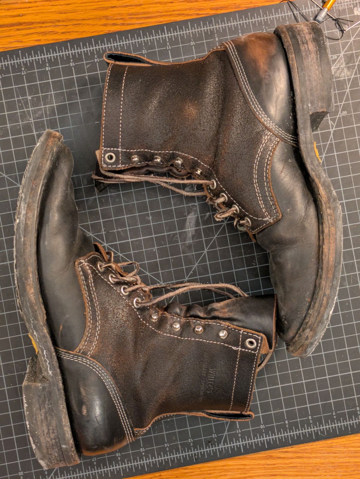 Photo by Monkley on February 6, 2026 of the White's Farmer/Rancher in Horween Black Chromexcel & Horween Black Waxed Flesh.