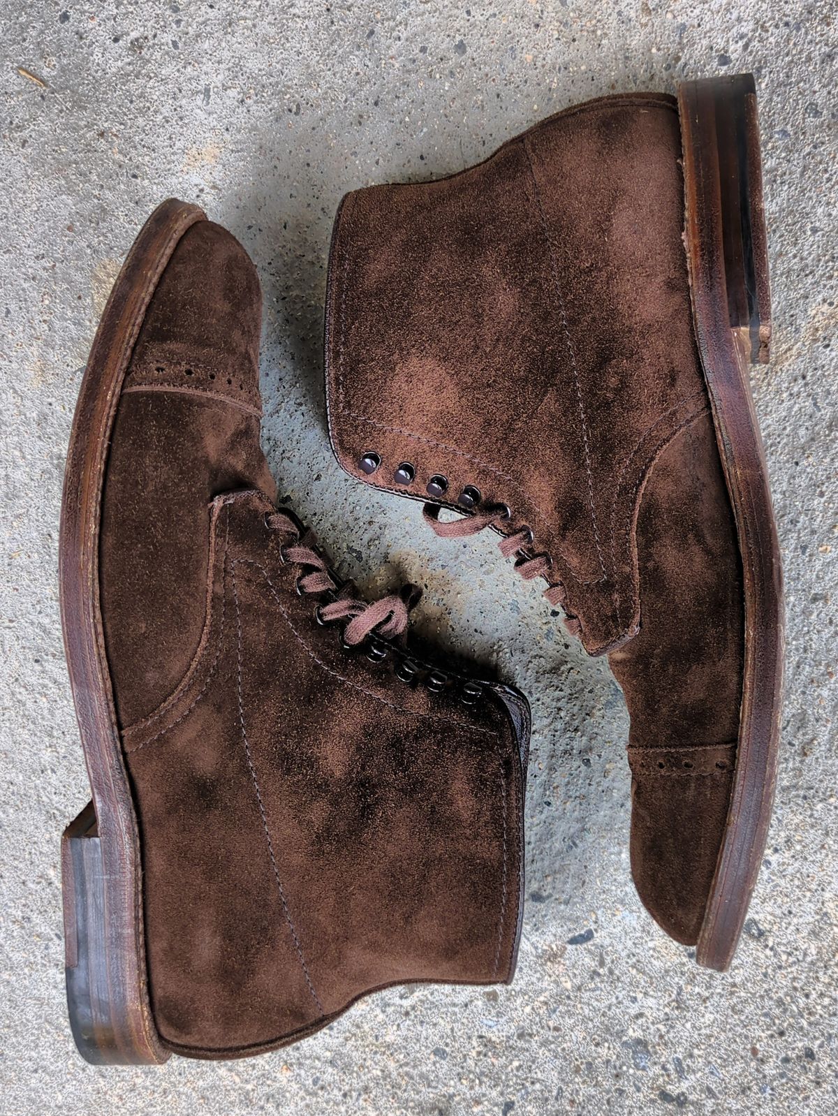 Photo by Monkley on September 13, 2024 of the Alden Jumper Boot in Snuff Suede.