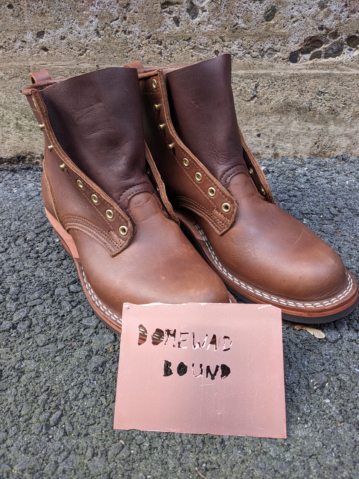 Photo by Monkley on October 10, 2023 of the Nicks Robert in Seidel 1964 Brown.