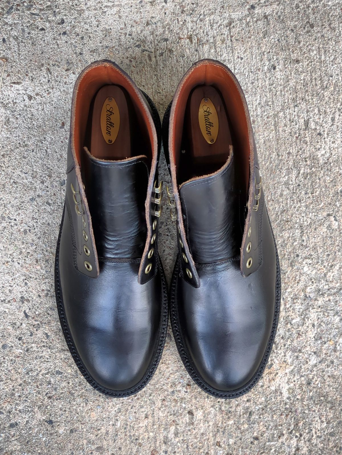Photo by Monkley on October 2, 2024 of the Grant Stone Diesel Boot in Horween Black Chromexcel.