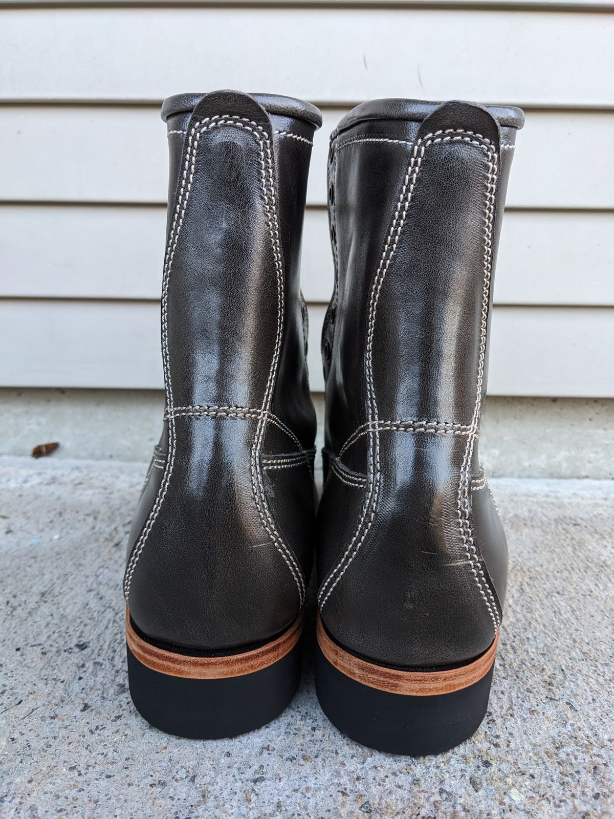 Photo by Monkley on February 3, 2024 of the Willie's Handmade Boots Monkey Boot in Maryam Graphite TPR Horsebutt.
