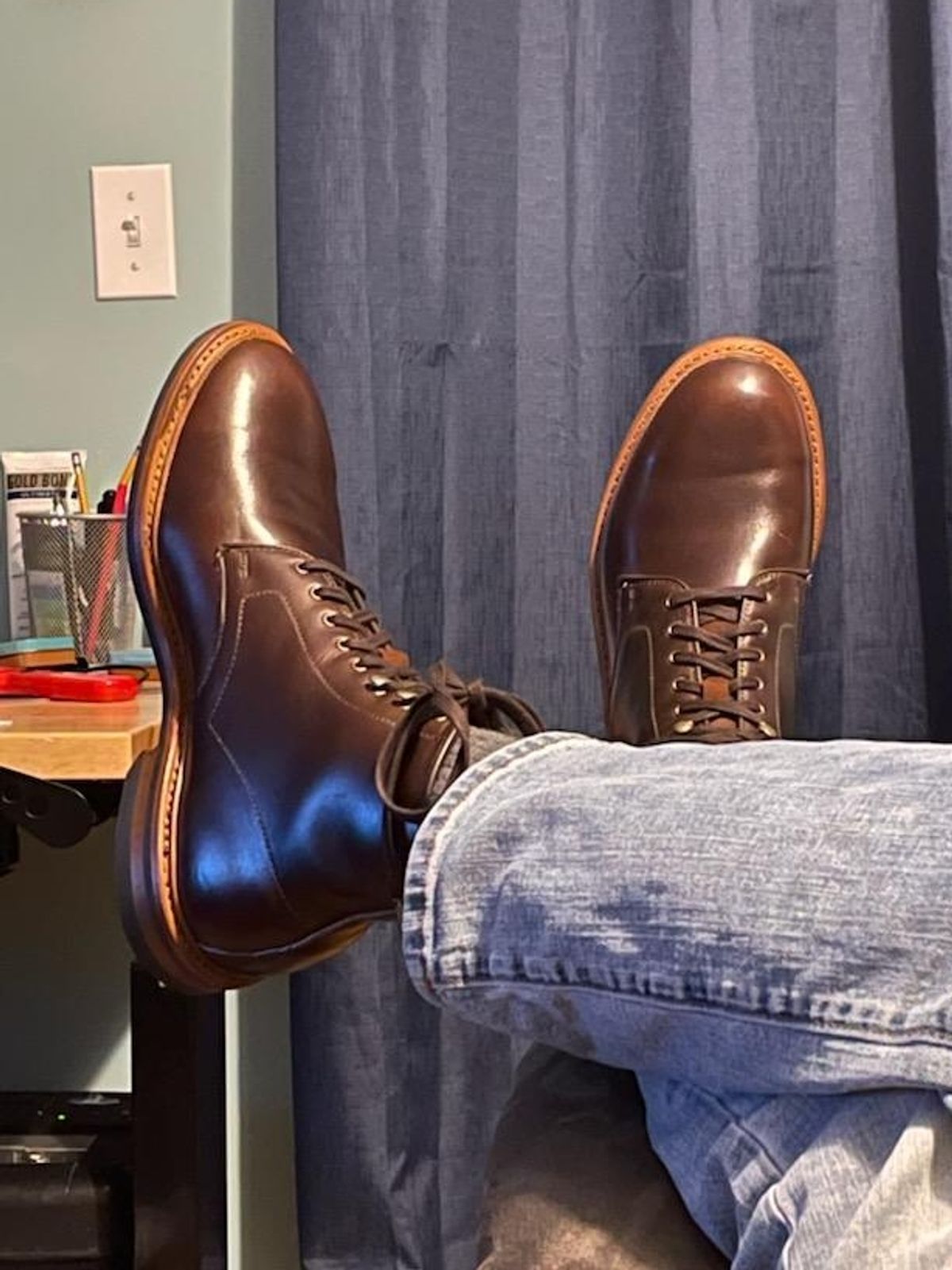 Photo by Monkley on April 12, 2022 of the Allen Edmonds Higgins Mill in Horween Brown Chromexcel.