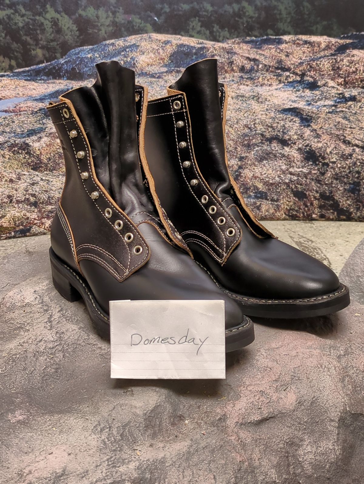 Photo by Monkley on October 13, 2024 of the White's 375 in Horween Black Chromexcel Horsehide & Horween Black Waxed Flesh.