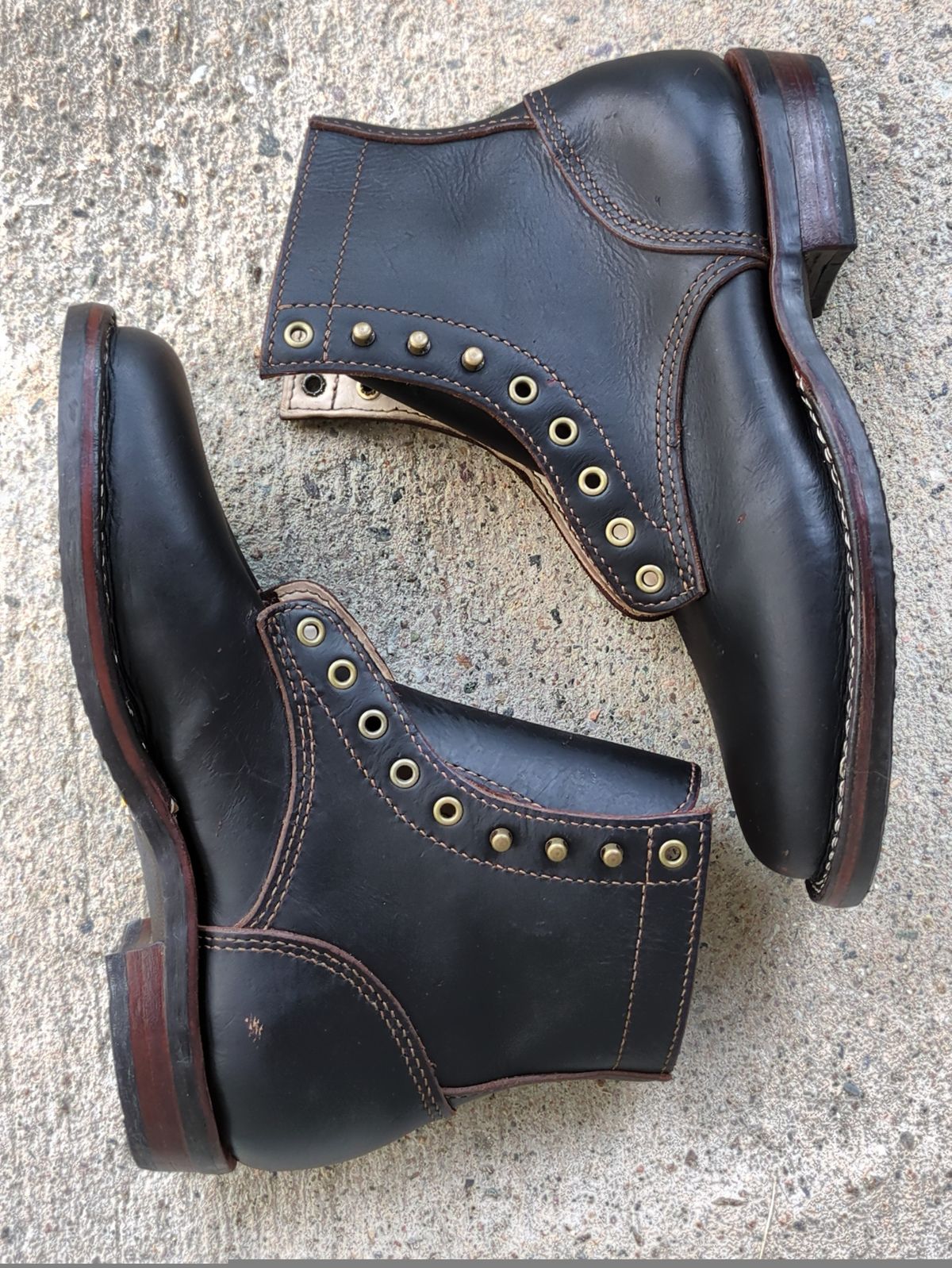 Photo by Monkley on October 1, 2024 of the Self-Made Derby Boot in S.B. Foot Black Prairie.